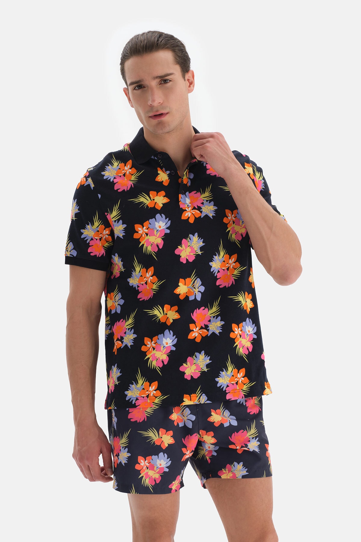Levně Dagi Námořnické modro-růžové tričko s rolákem s květinovým vzorem Pique
