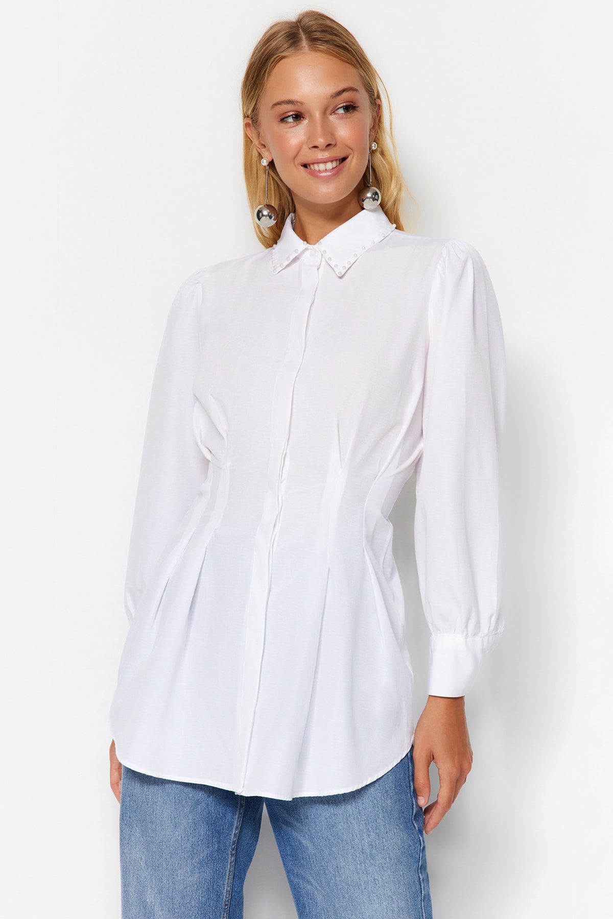 Levně Trendyol White Waisted Woven Shirt with Pearl Detail