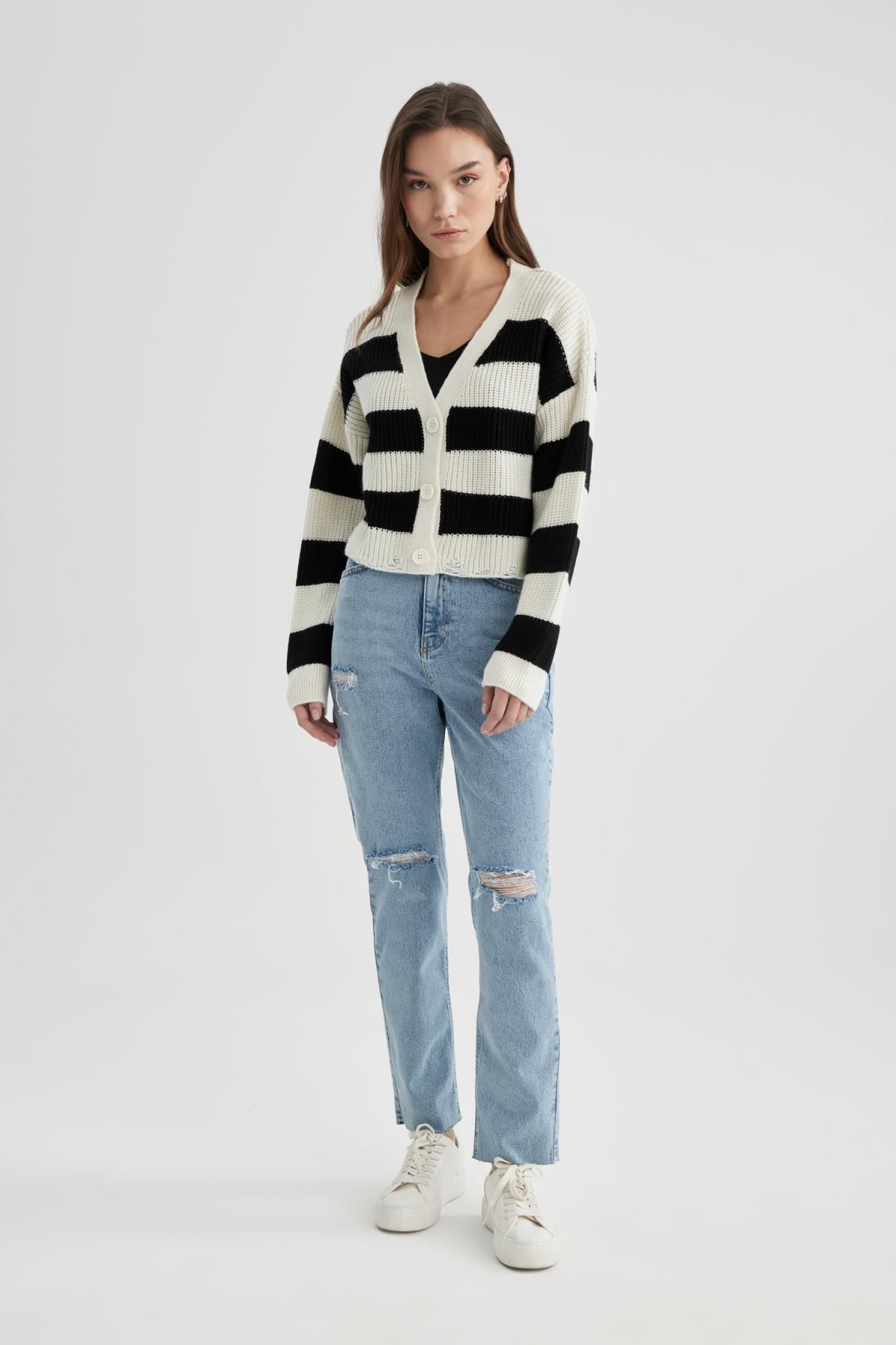 DEFACTO Relax Fit Striped V-Neck Knitwear Cardigan