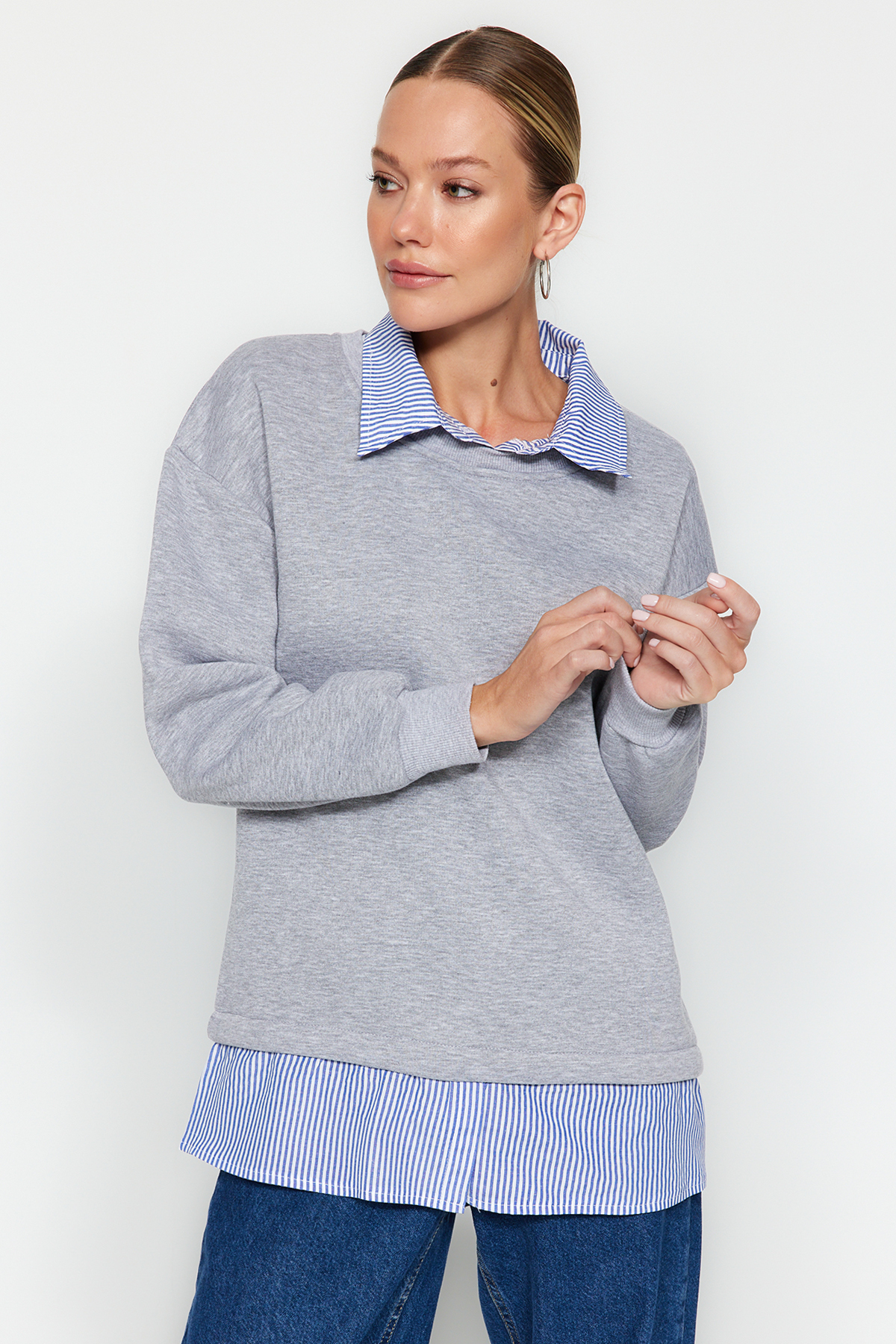 Trendyol Gray Melange Shirt Collar Poplin Detail Fleece Inside Regular Fit Knitted Sweatshirt