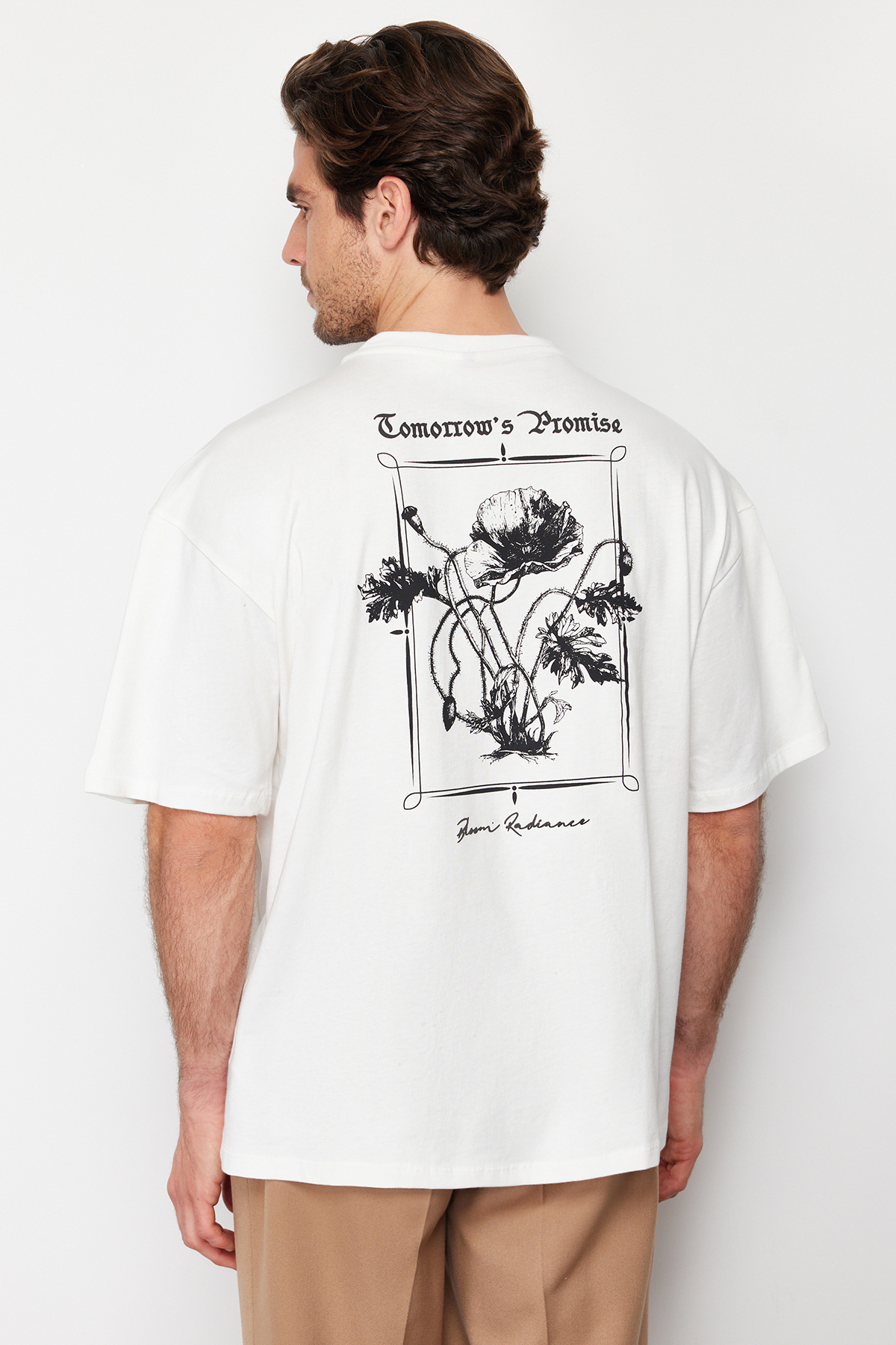Levně Trendyol Ecru Oversize Fluffy Floral Printed 100% Cotton T-Shirt
