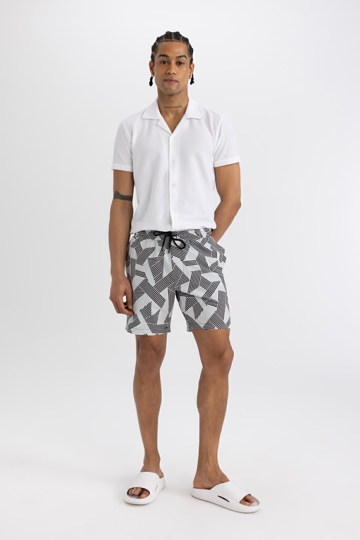 DEFACTO Fit Regular Fit Printed Flexible Textured Short Swim Shorts