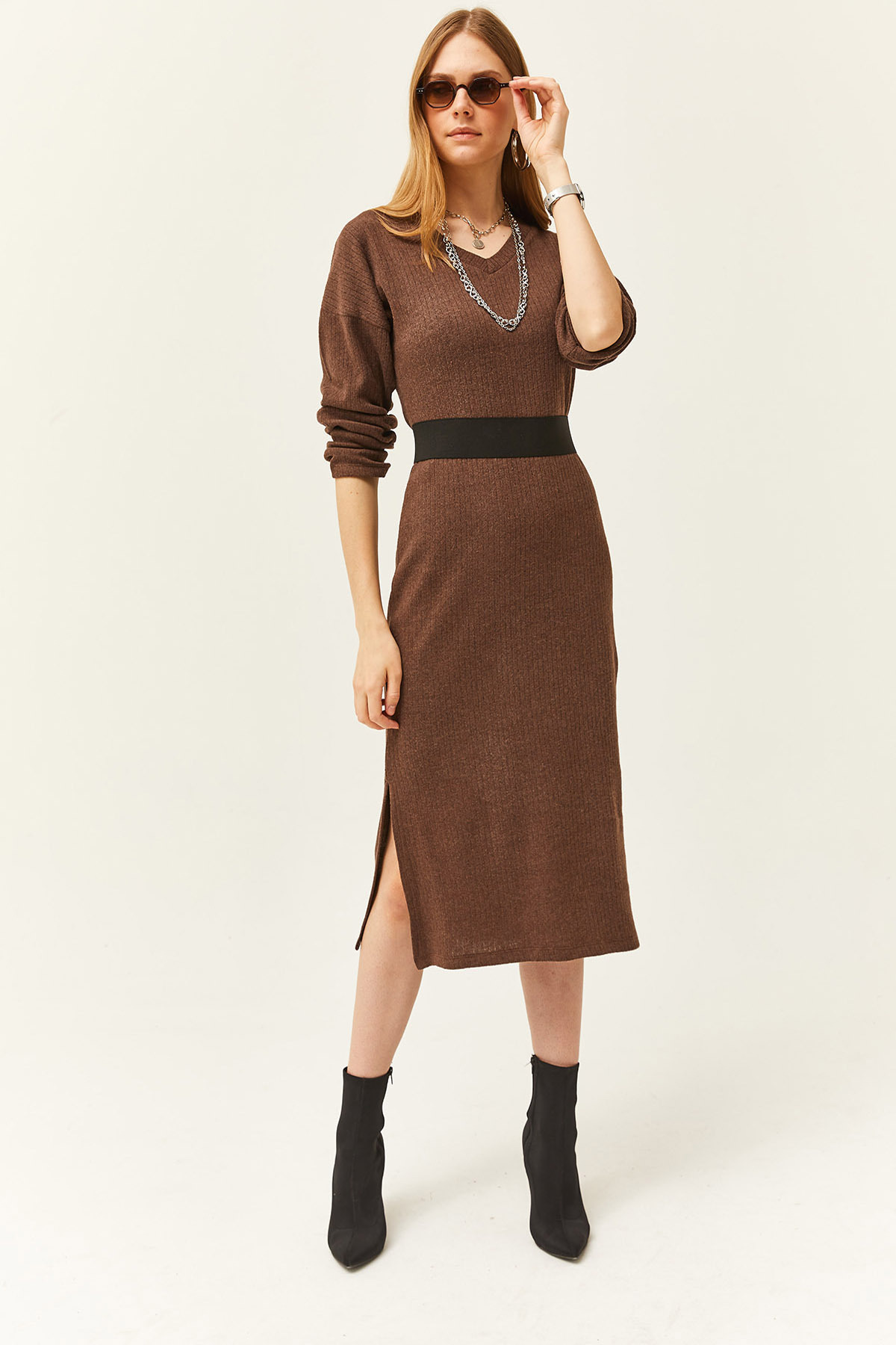 Levně Olalook Women's Brown V Case Side Slit Thick Ribbed Dress