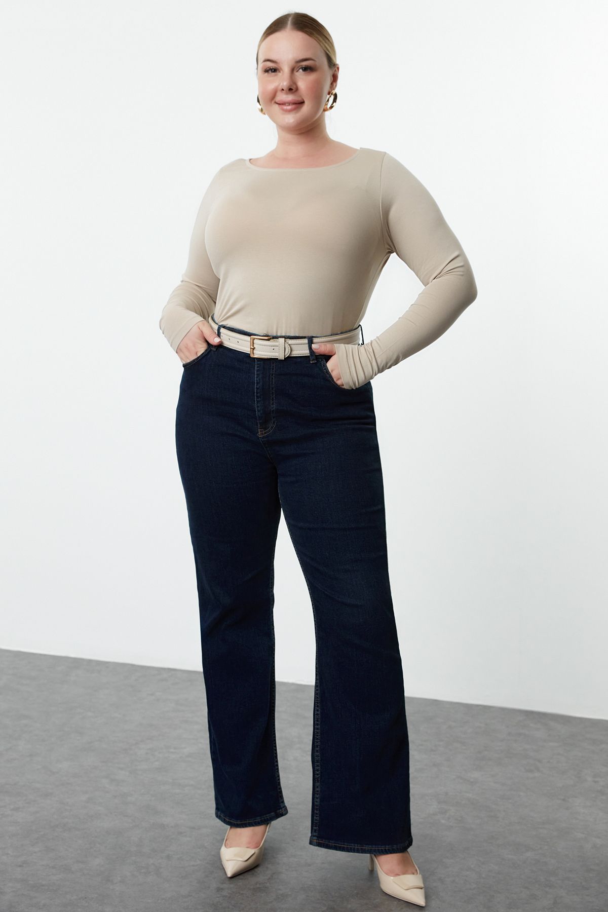 Trendyol Curve Beige 100% Cotton Body-fitting Long Sleeve Plus Size T-shirt