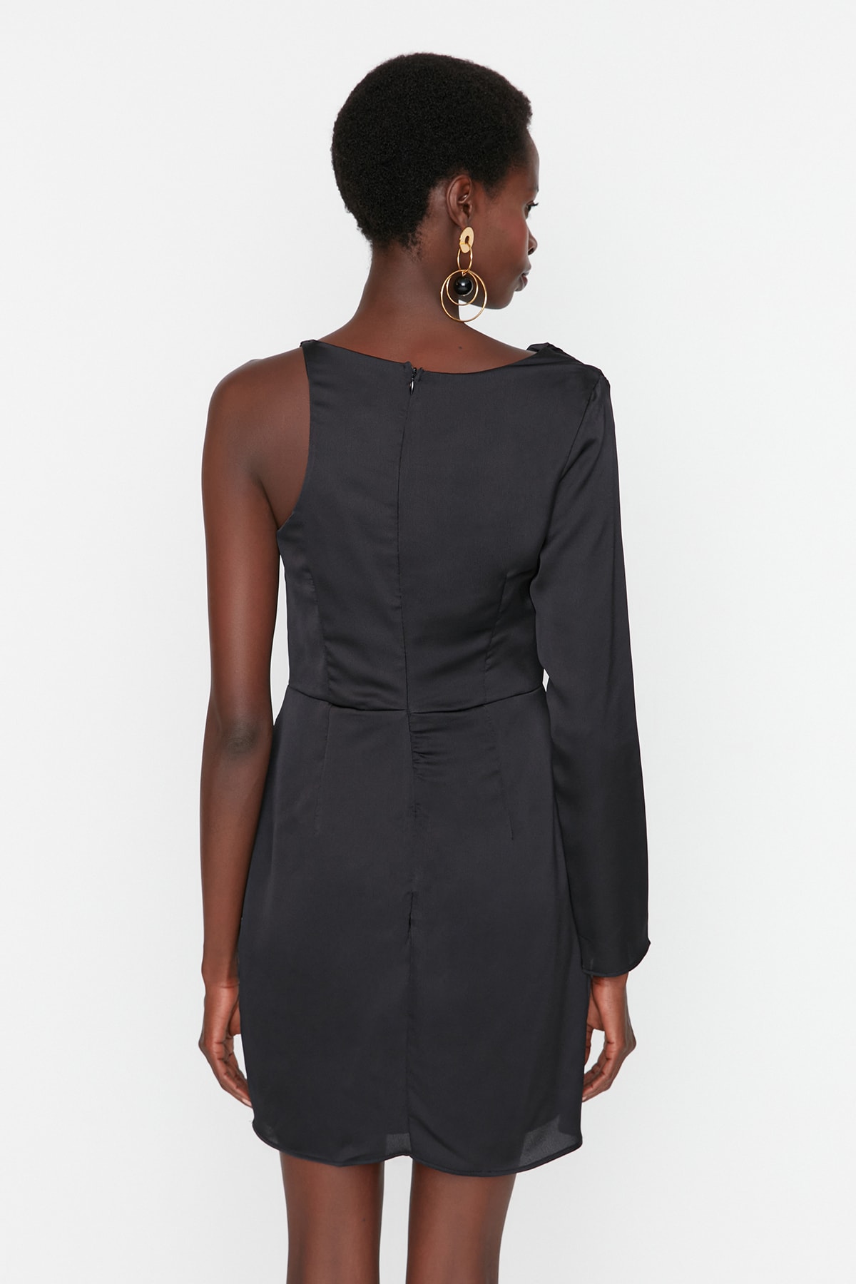 Rochie de seara detaliata trendyol off the shoulder din satin negru