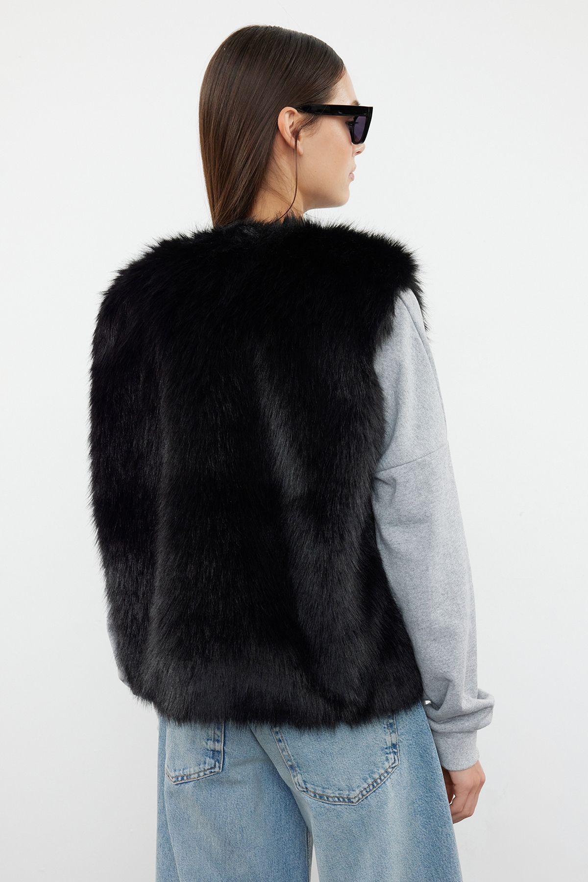 Trendyol Black Oversize Winter Fur Vest