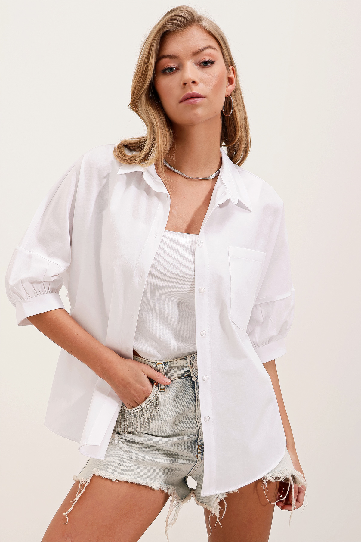 Levně Bigdart 20213 Oversize Short Sleeve Basic Shirt - White