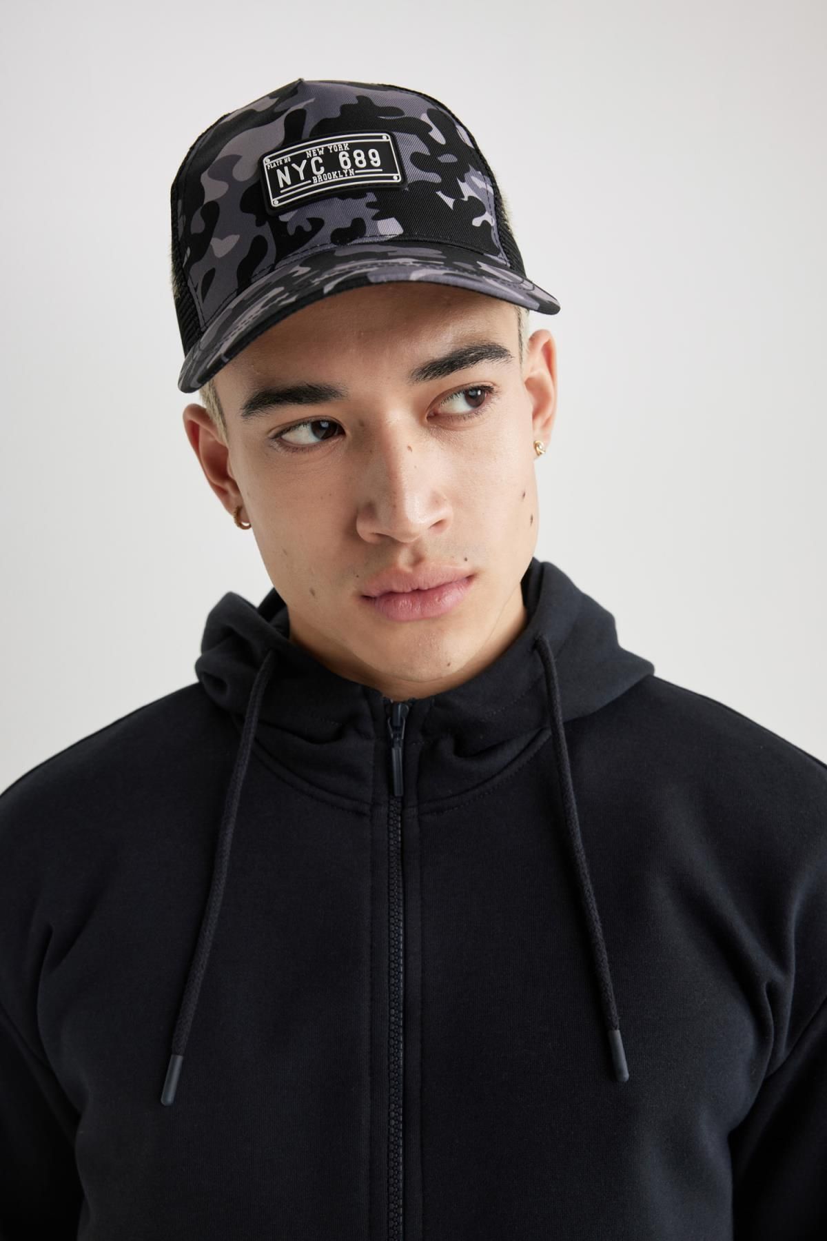 DEFACTO Men's Label Printed Gabardine Baseball Basketball Cap