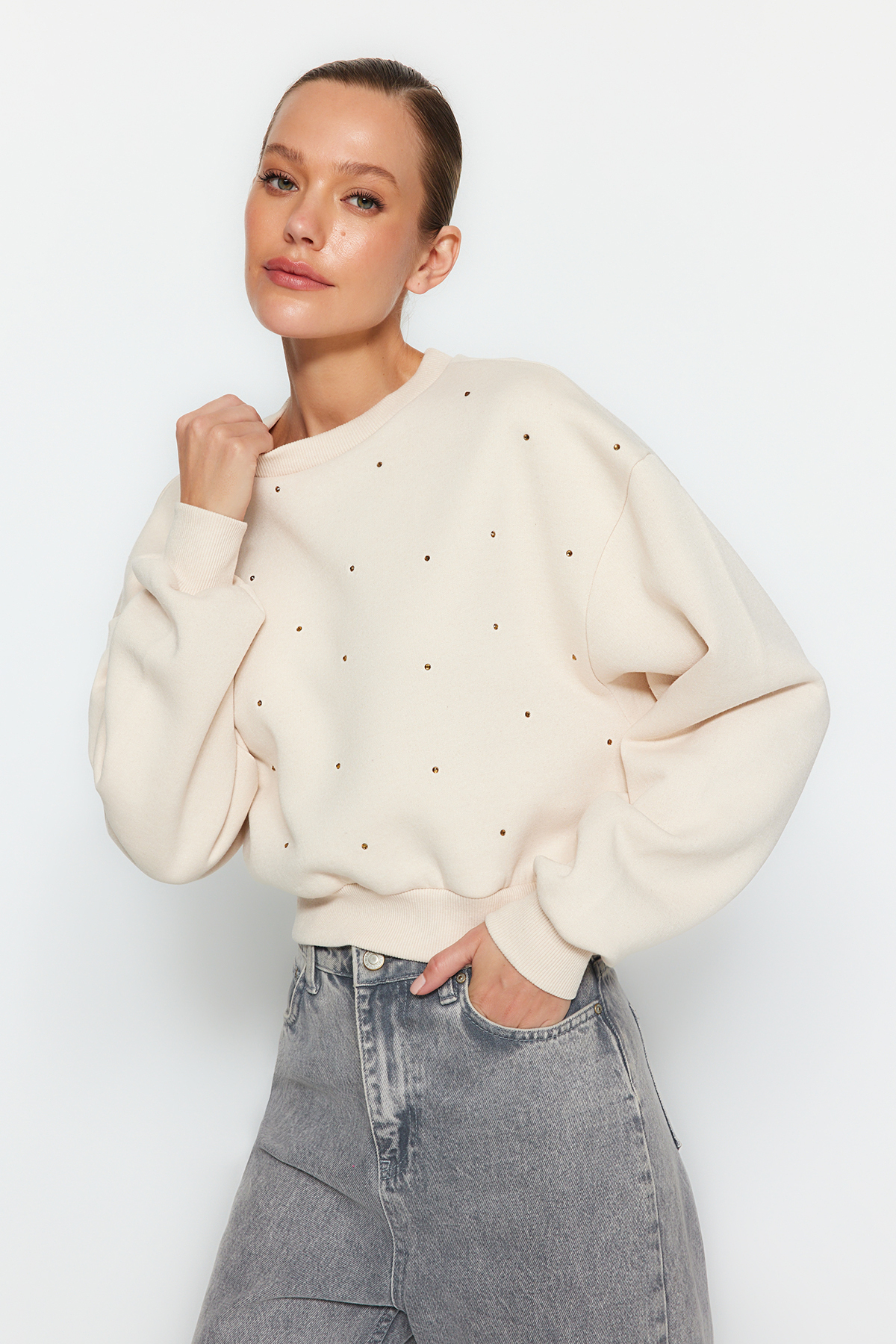 Levně Trendyol Beige Thick Fleece Inside, Stone Detailed Regular/Regular Knitted Sweatshirt