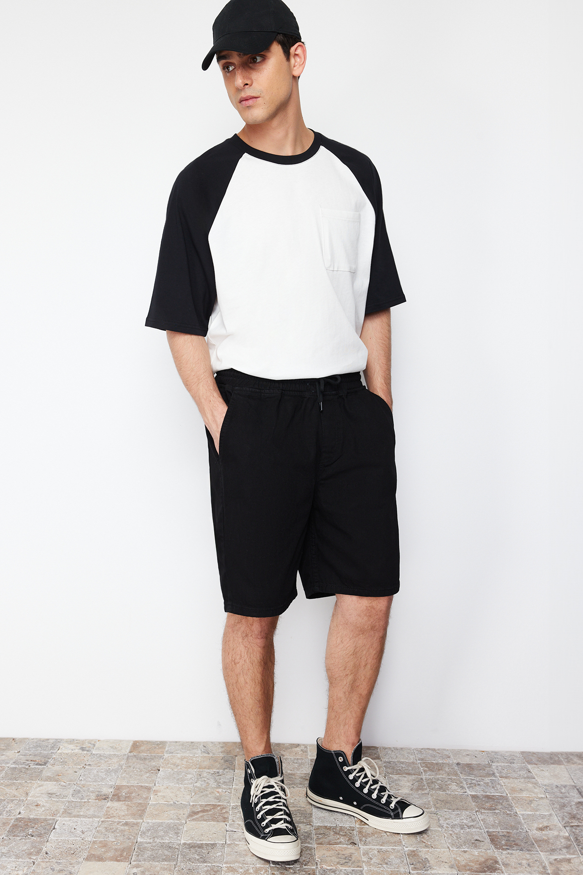 Trendyol Men's Black Regular Fit Elastic Waist Denim Shorts