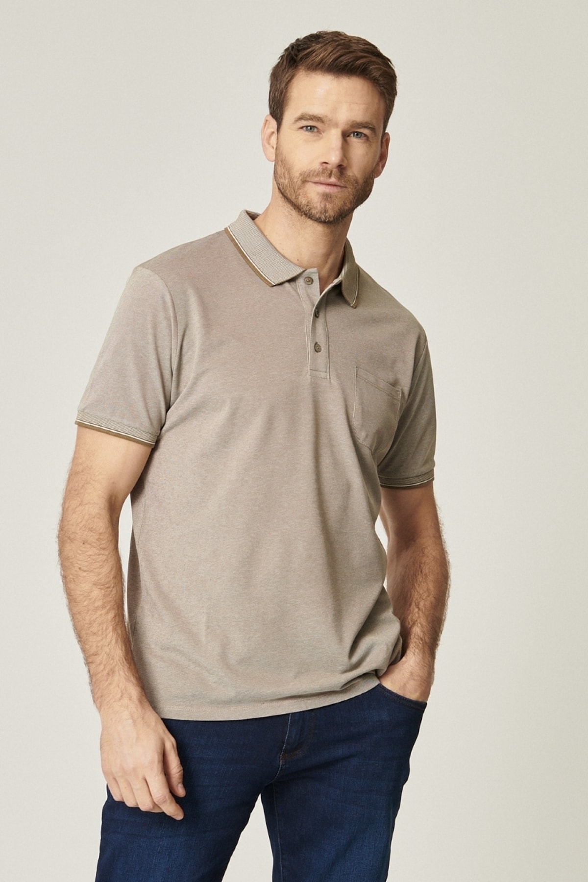 AC&Co / Altınyıldız Classics Men's Non-Shrink Cotton Fabric Regular Fit Relaxed Cut Nefty-white Roll-up Polo Neck Pocket T-Shirt