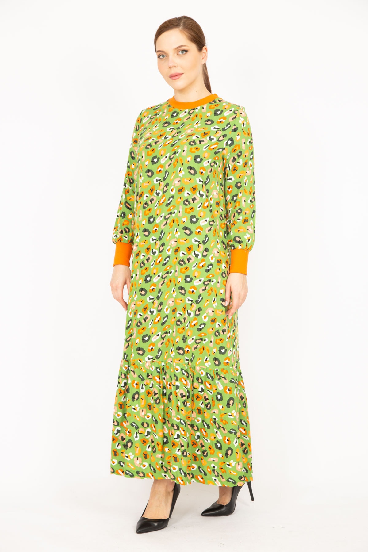 Levně Şans Women's Green Large Size Woven Viscose Fabric Collar and Sleeve Ribbed Long Dress