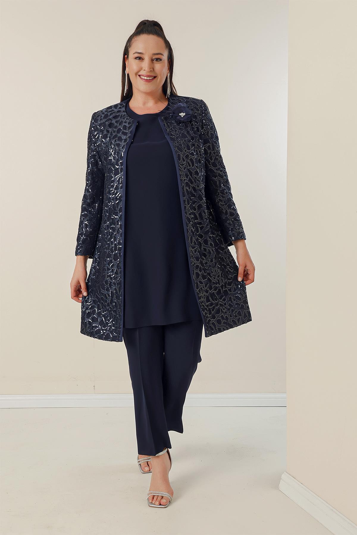Levně By Saygı Crepe blouse with slits in the sides and fleece lined front, jacket and pants Plus Size 3-piece Set.