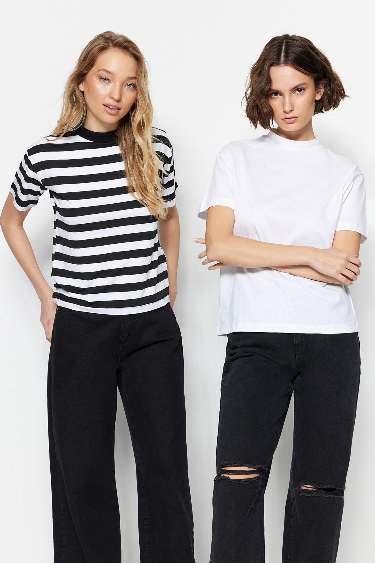 Levně Trendyol White-Black and White Striped 2-Pack Basic Stand Up Collar Knitted T-Shirt