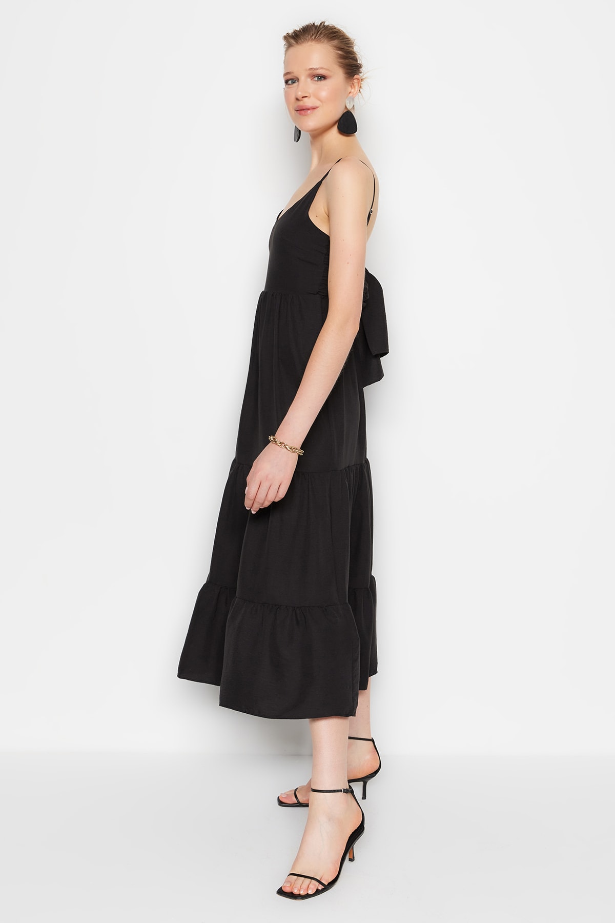 Levně Trendyol Black Skirt Flounce Back Tie Detailed Strappy Mini Woven Dress