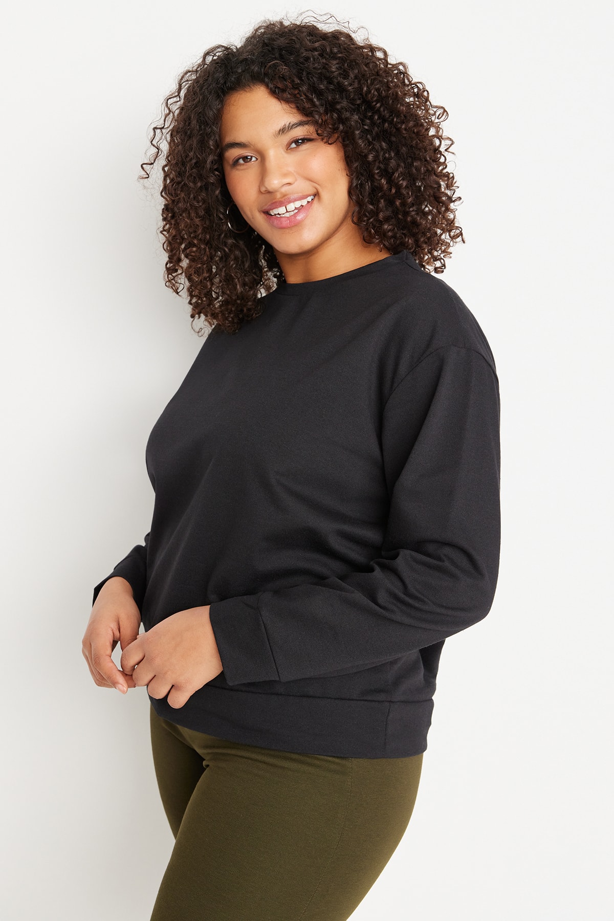 Trendyol Curve Plus Size Sweatshirt - Black - Regular fit
