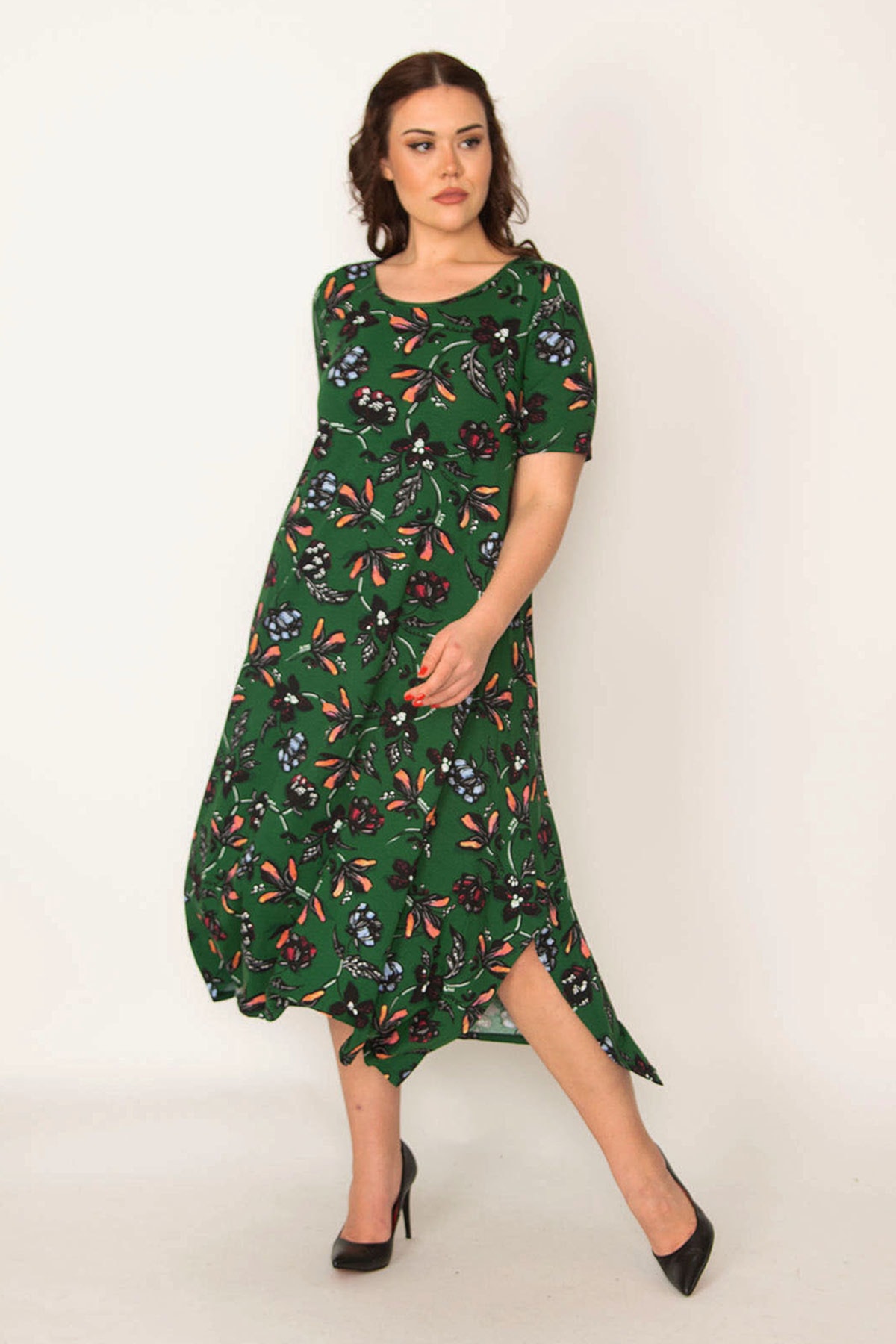 Levně Şans Women's Plus Size Green Crew Neck Side Slit Long Dress