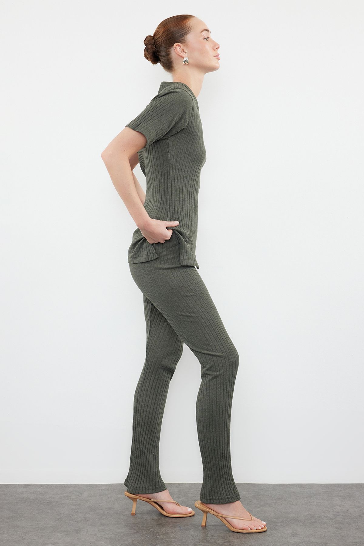 Trendyol Khaki V-Neck Short Sleeve Ribbed Flexible Knitted Bottom-Top Set