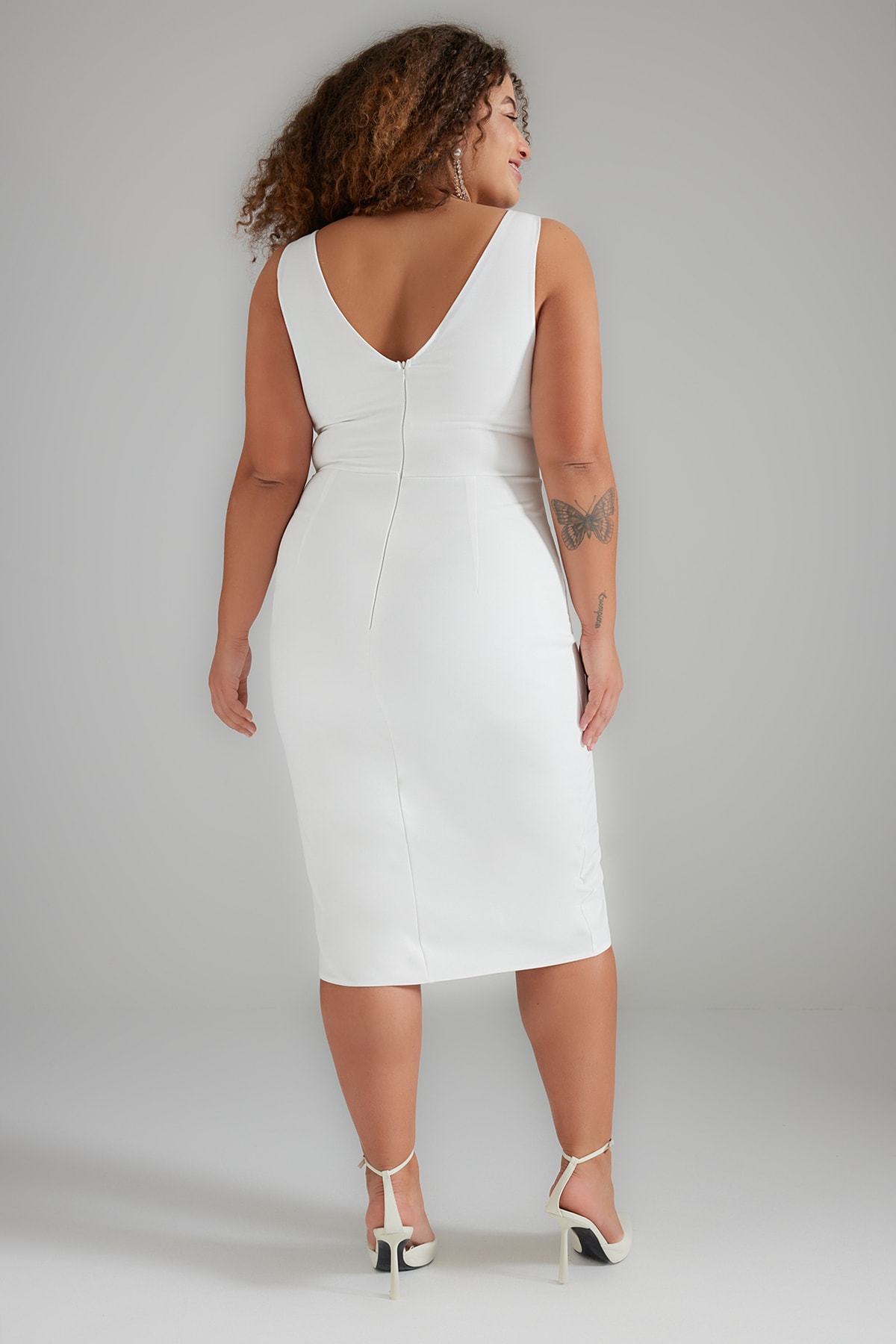 Rochie de mireasa Trendyol alba, cambrata, cu taiete tesute