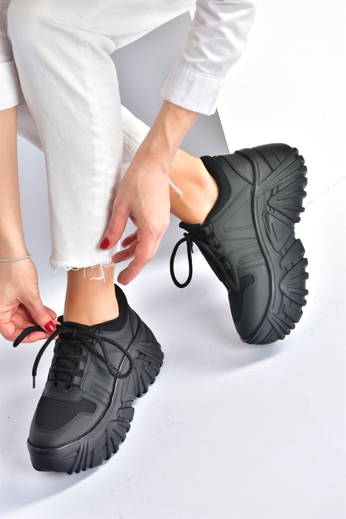 Fox обувки Дамски черни маратонки с дебела подметка.