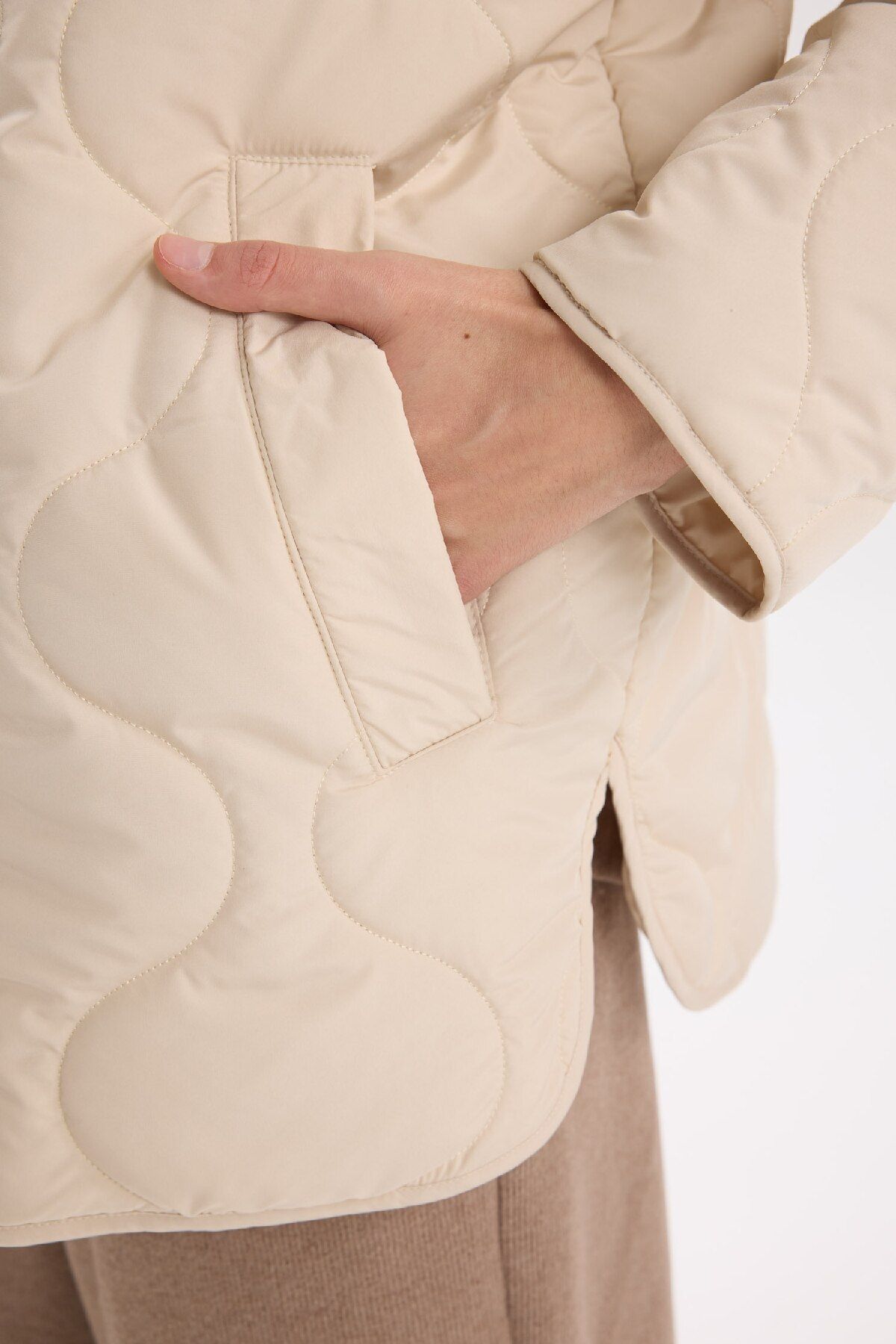 DEFACTO Water Repellent Seasonal Jacket Quilted Zippered Pocket Lightweight