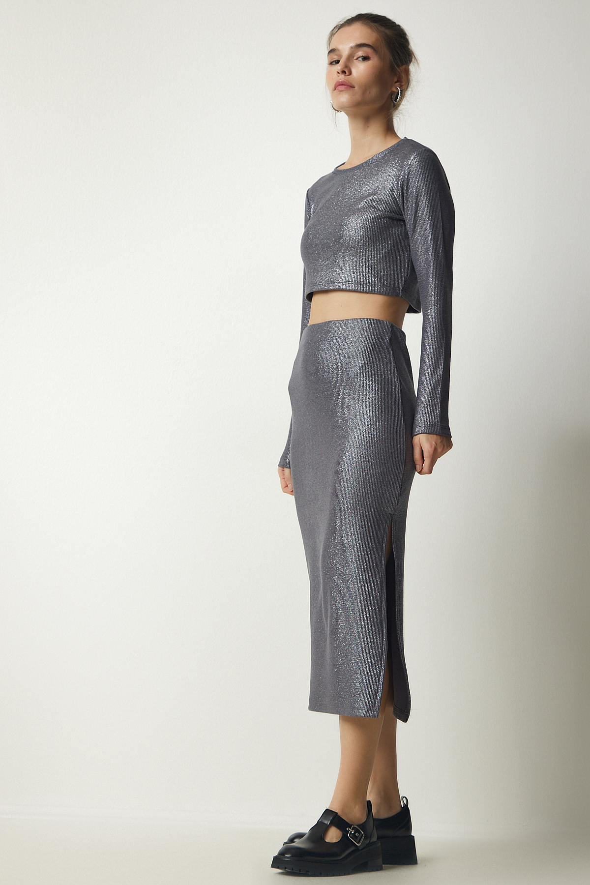 Happiness İstanbul Women's Gray Sparkly Ribbed Crop Skirt Suit
