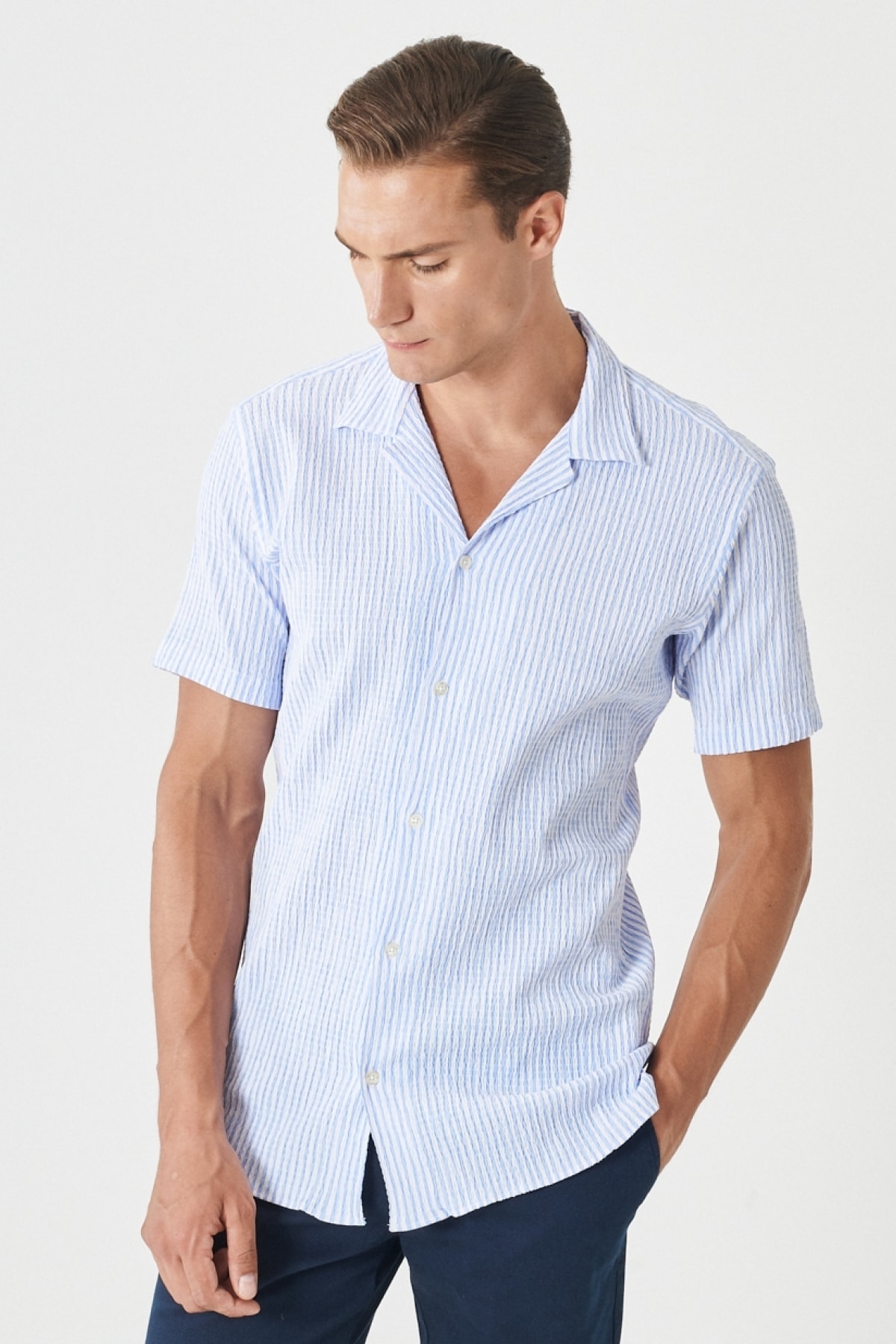 Levně AC&Co / Altınyıldız Classics Men's White-light Blue Comfort Fit Comfy Cut Monocollar See-through Striped Shirt.