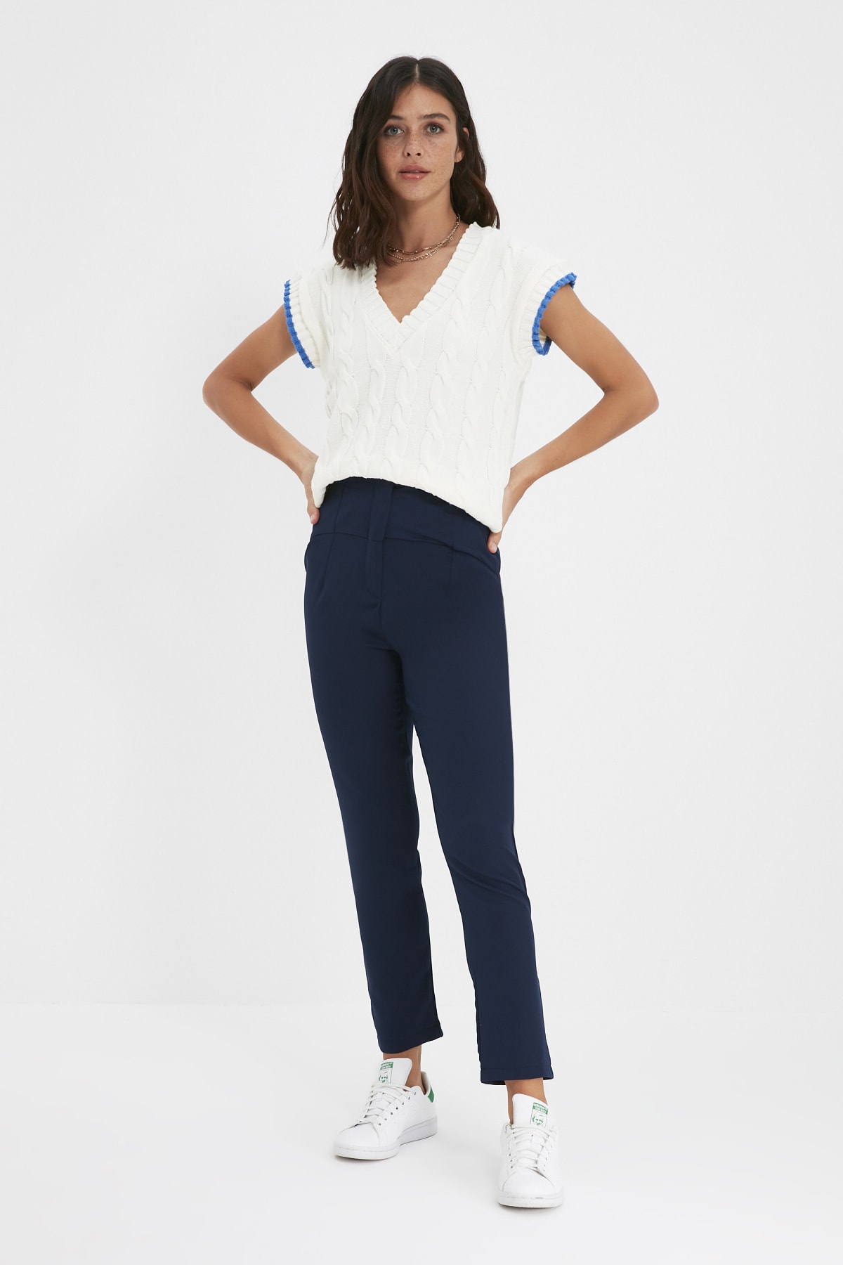 Maglione Tuta Donna Trendyol – 100% Acrilico, Nero, Taglie Forti Fino A 6XL, Vestibilità Comoda, Casual Chic