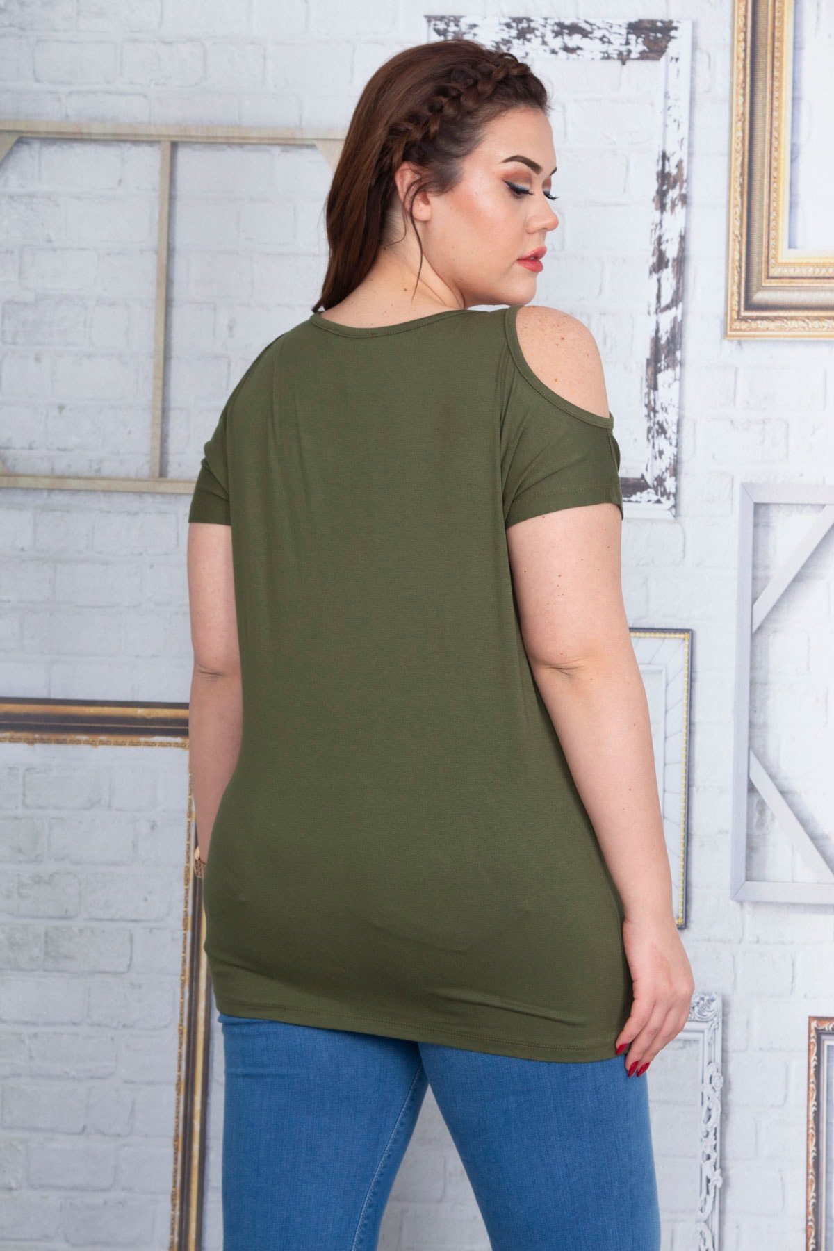 Levně Şans Women's Plus Size Khaki Front Embroidery Detailed Off-the-Shoulder Blouse
