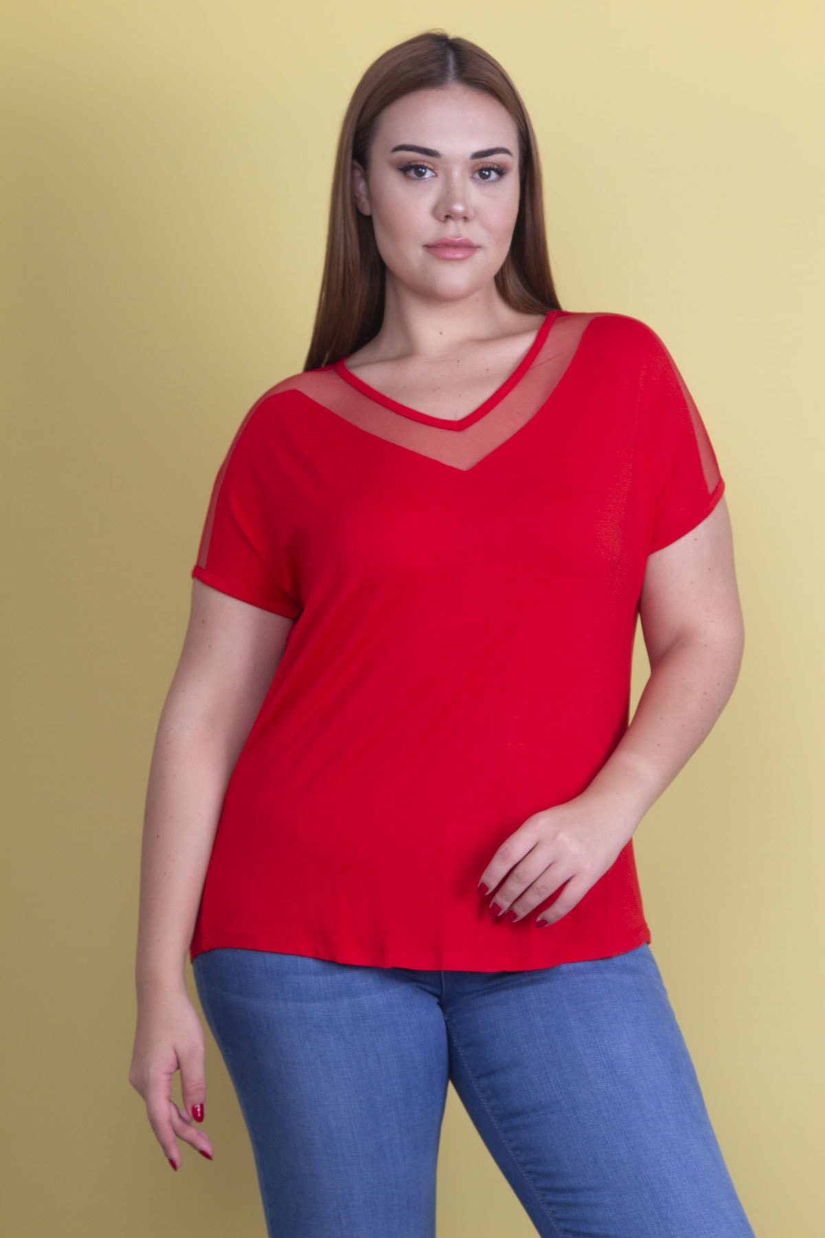 Levně Şans Women's Plus Size Red Viscose Blouse With Collar And Sleeves And Tulle Detail