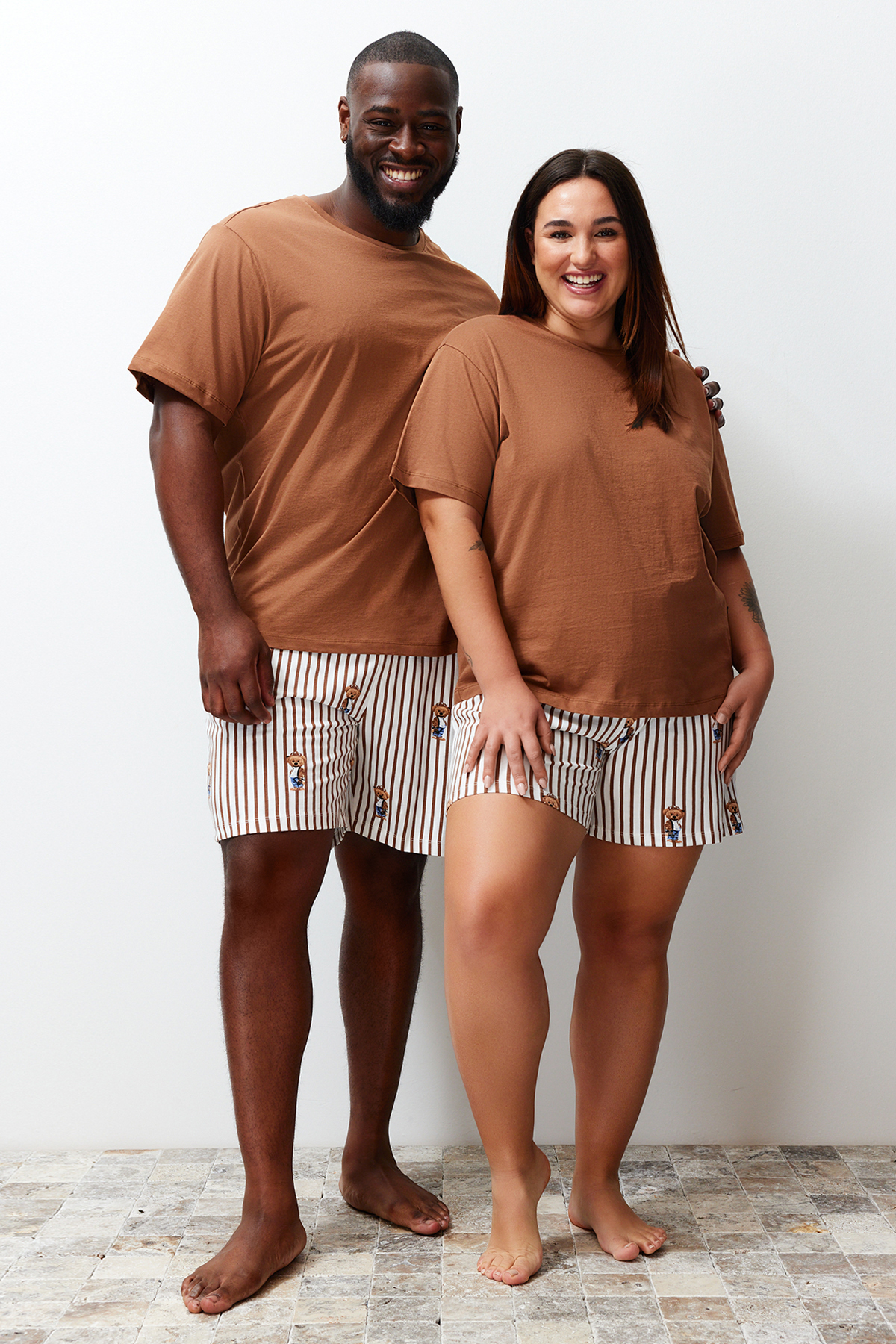 Levně Trendyol Curve Brown Teddy Bear Patterned Knitted Couple Pajamas Set