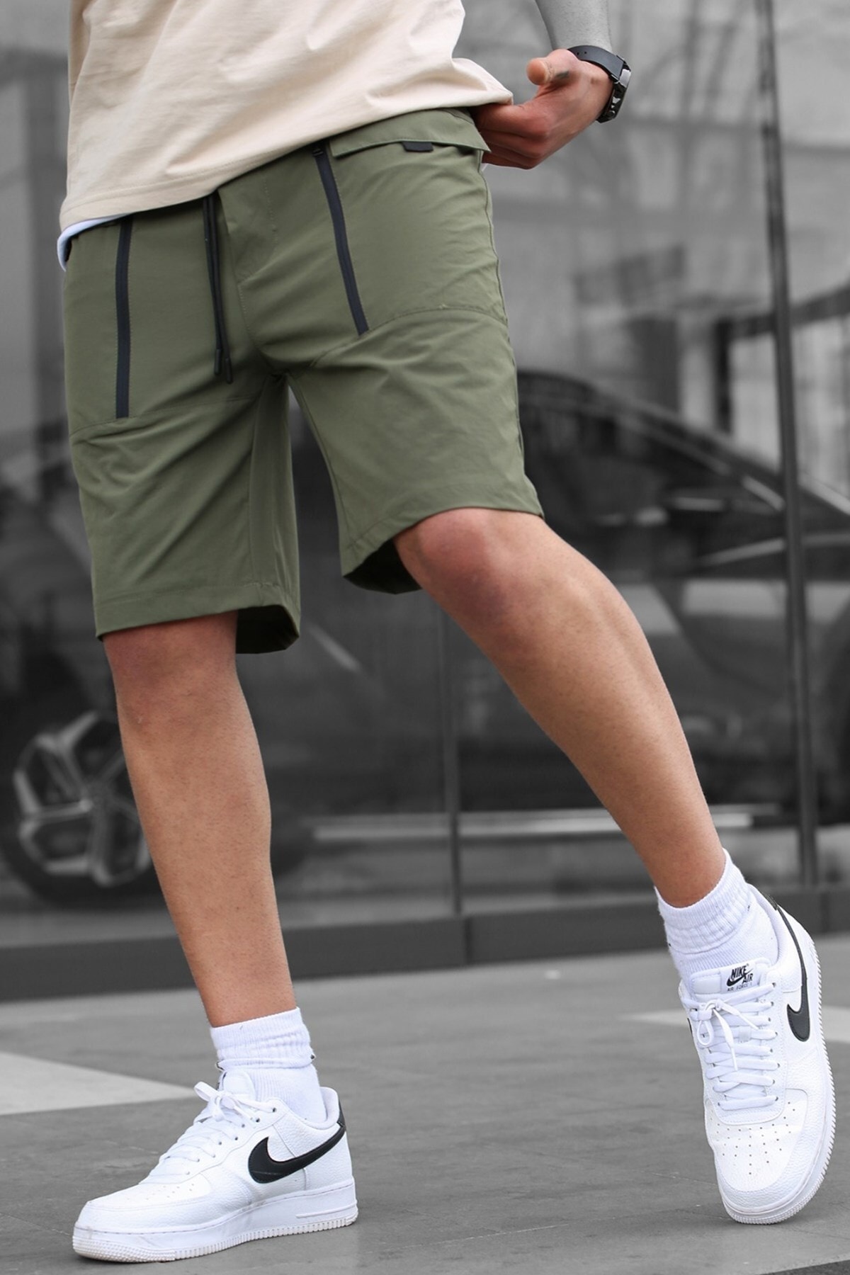 Levně Madmext Khaki Men's Basic Pocket Capri Shorts