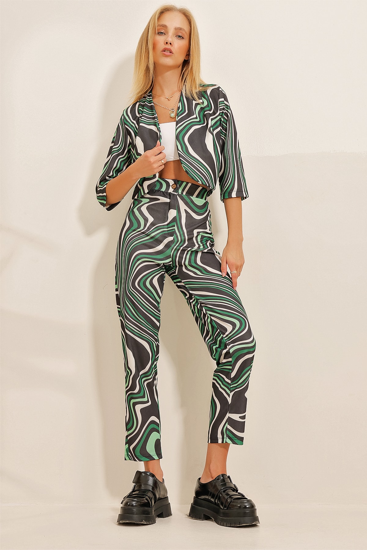 Levně Trend Alaçatı Stili Women's Green Patterned Jacket Pants Set