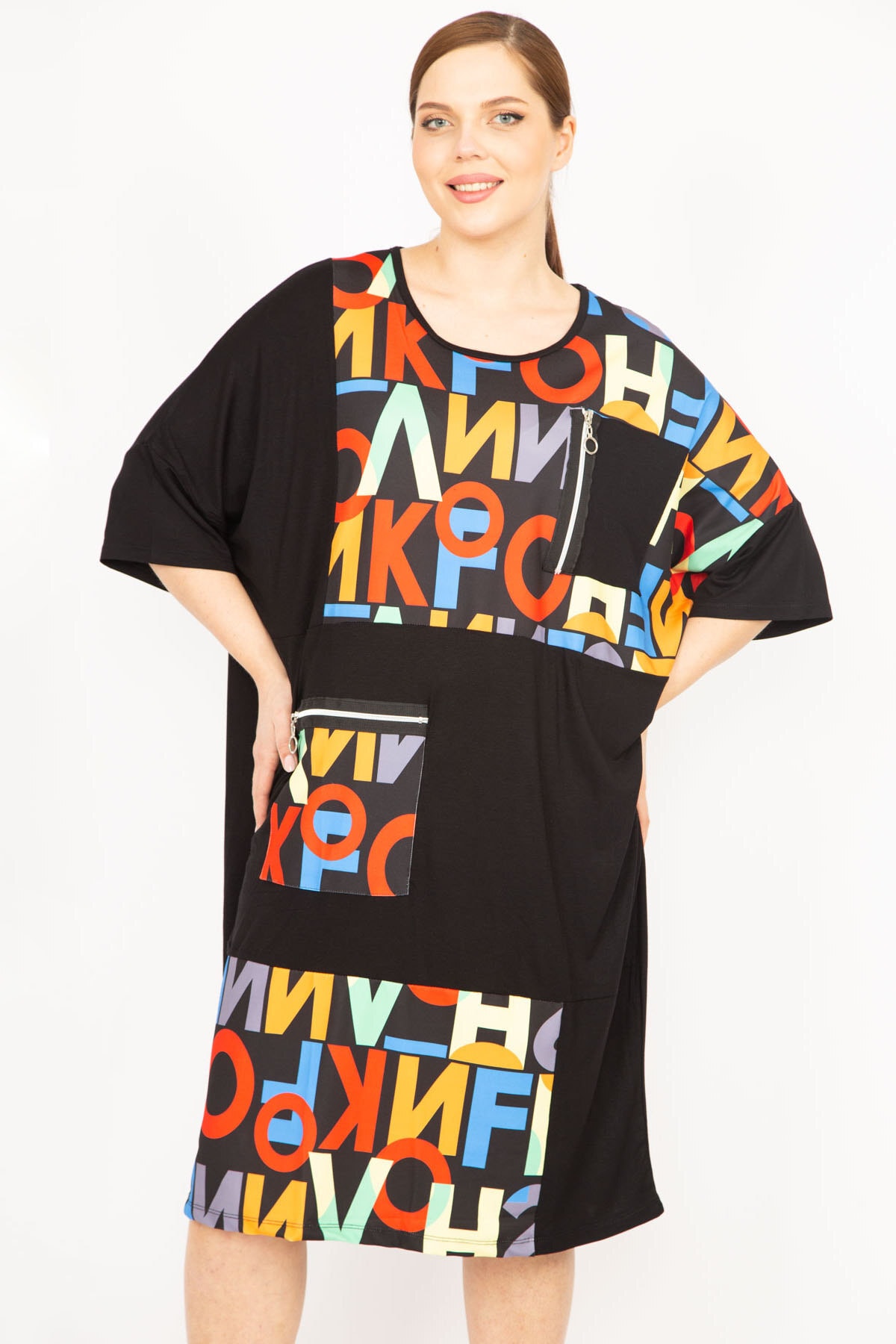 Şans Women's Black Plus Size Dress with Digital Printing and Ornamental Zipper Detail