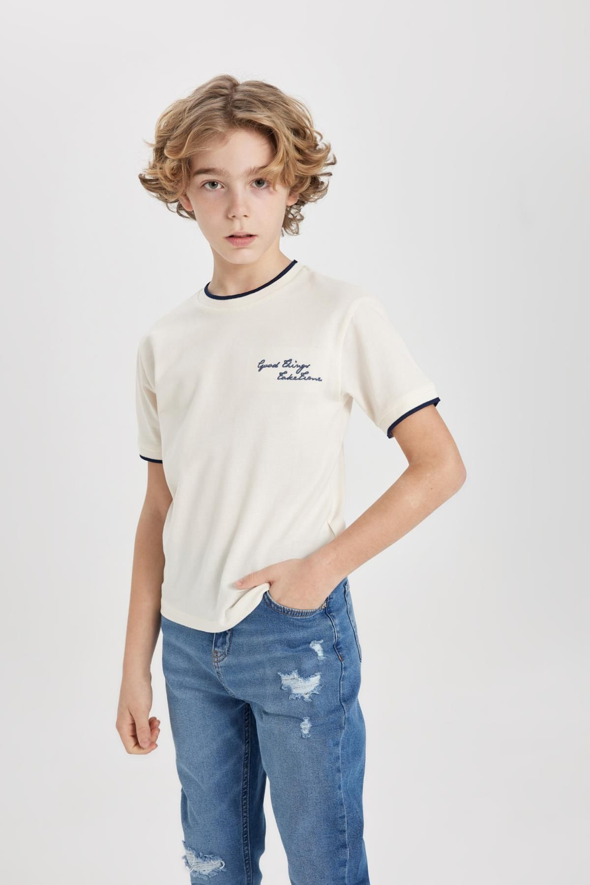 DEFACTO Boy's Crew Neck Embroidered Pique Short Sleeve T-Shirt