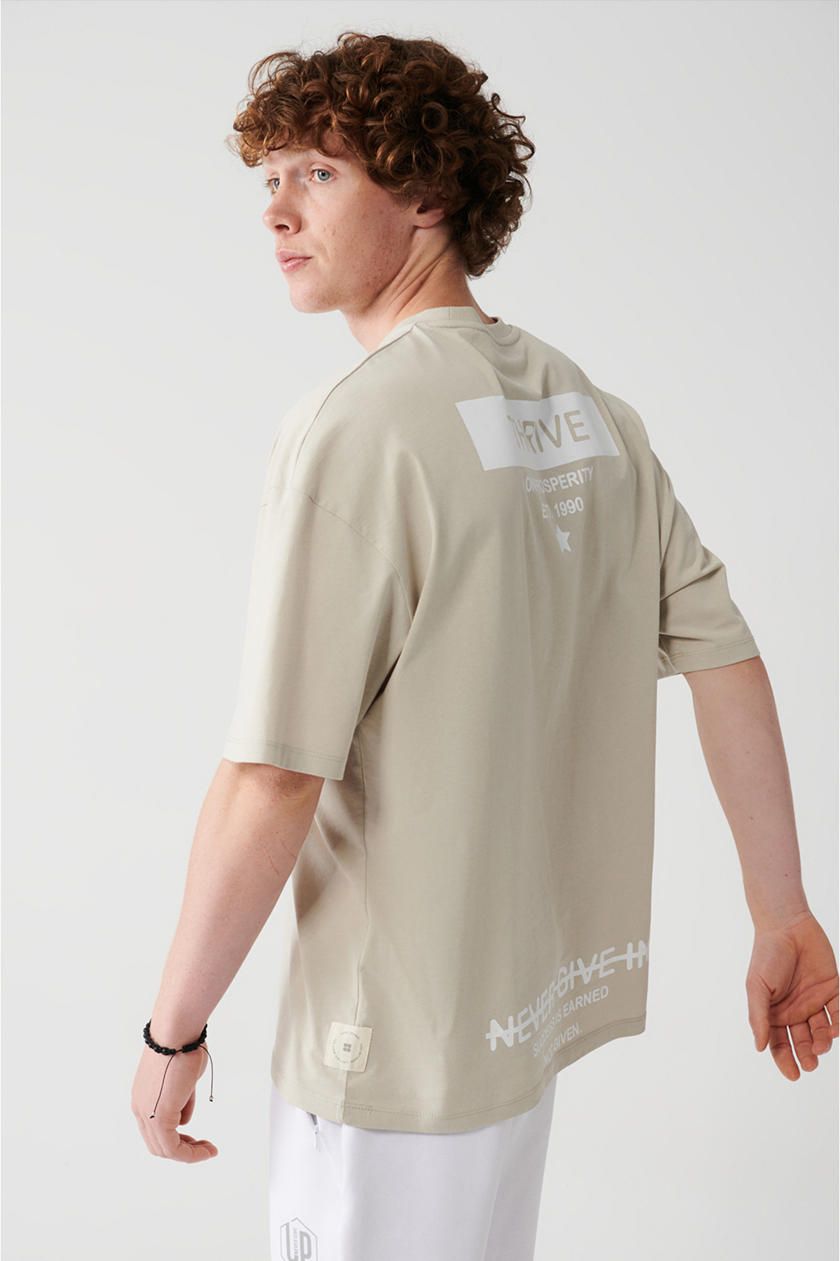 Avva Men's Beige Oversize 100% Cotton Crew Neck Front And Back Printed T-shirt