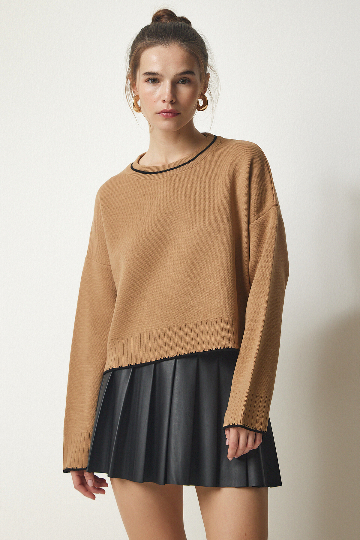 Levně Happiness İstanbul Women's Biscuit Basic Knitwear Sweater