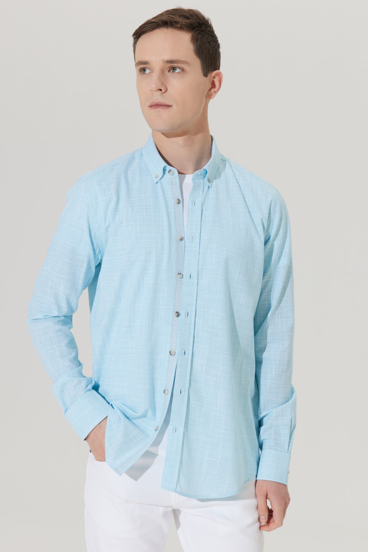 Levně ALTINYILDIZ CLASSICS Men's Turquoise Slim Fit Slim Fit Buttoned Collar Linen-Looking 100% Cotton Flared Shirt.