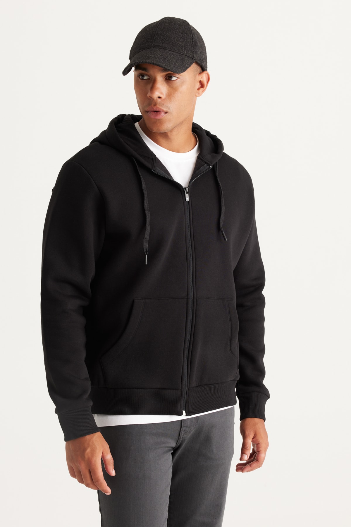 Levně AC&Co / Altınyıldız Classics Men's Black Standard Fit Regular-Fit Fleece 3 Thread Hooded Zipper Sweatshirt Jacket