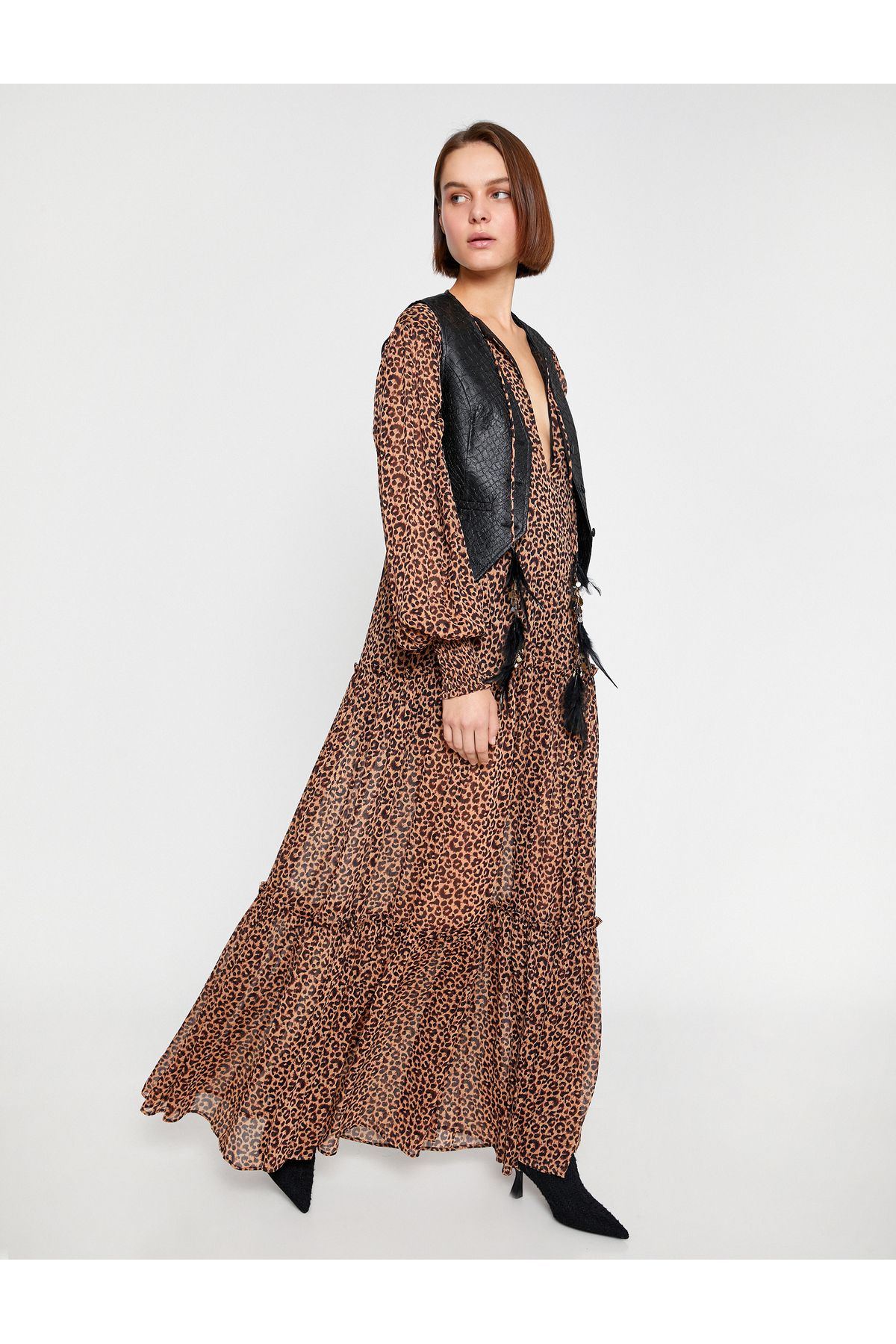 Koton X - Rochie lungă detaliată cu pene adânci în V