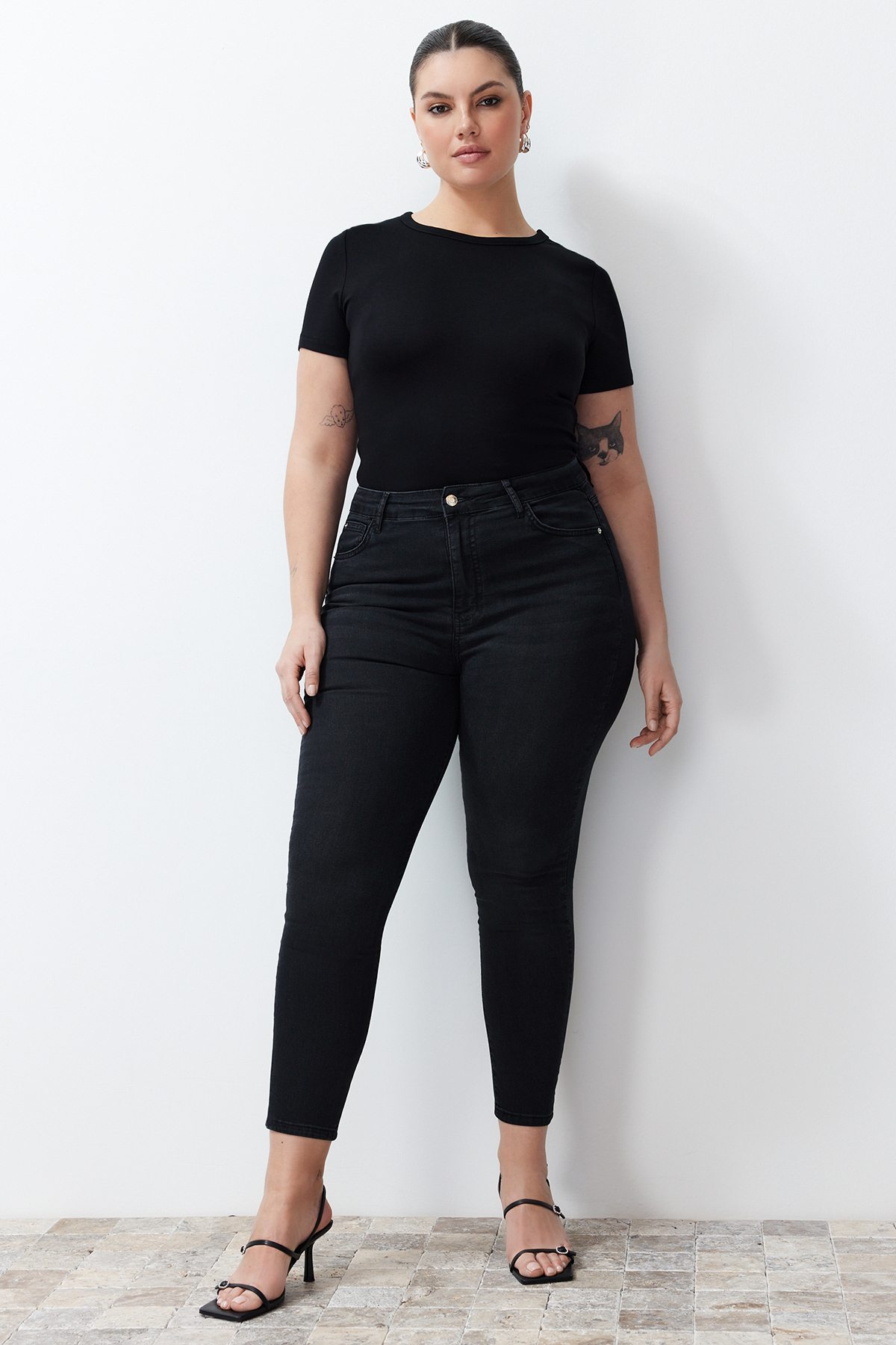 Trendyol Curve Black Thinning Effect Super Stretchy High Waist Skinny Jeans