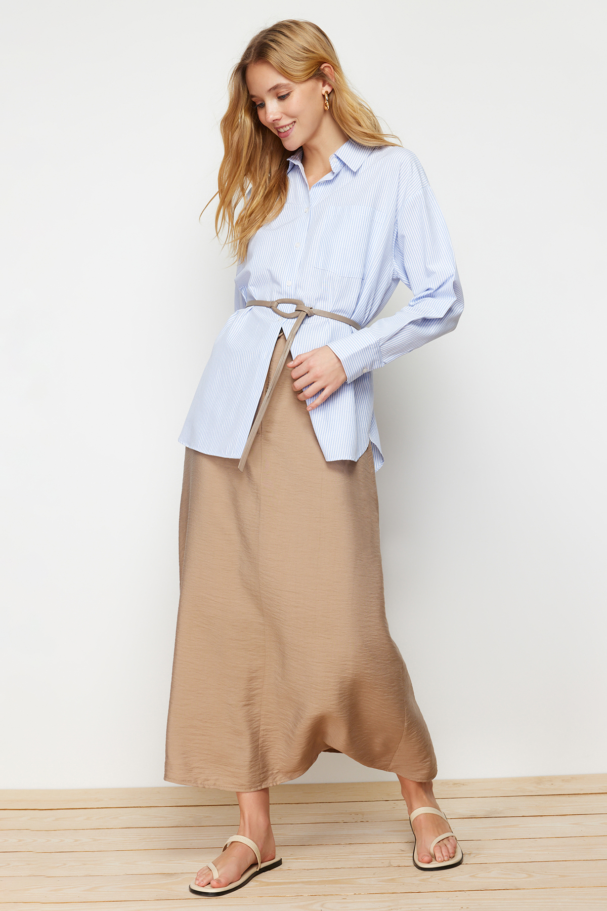 Levně Trendyol Stone Regular Waist Woven Linen Look Skirt