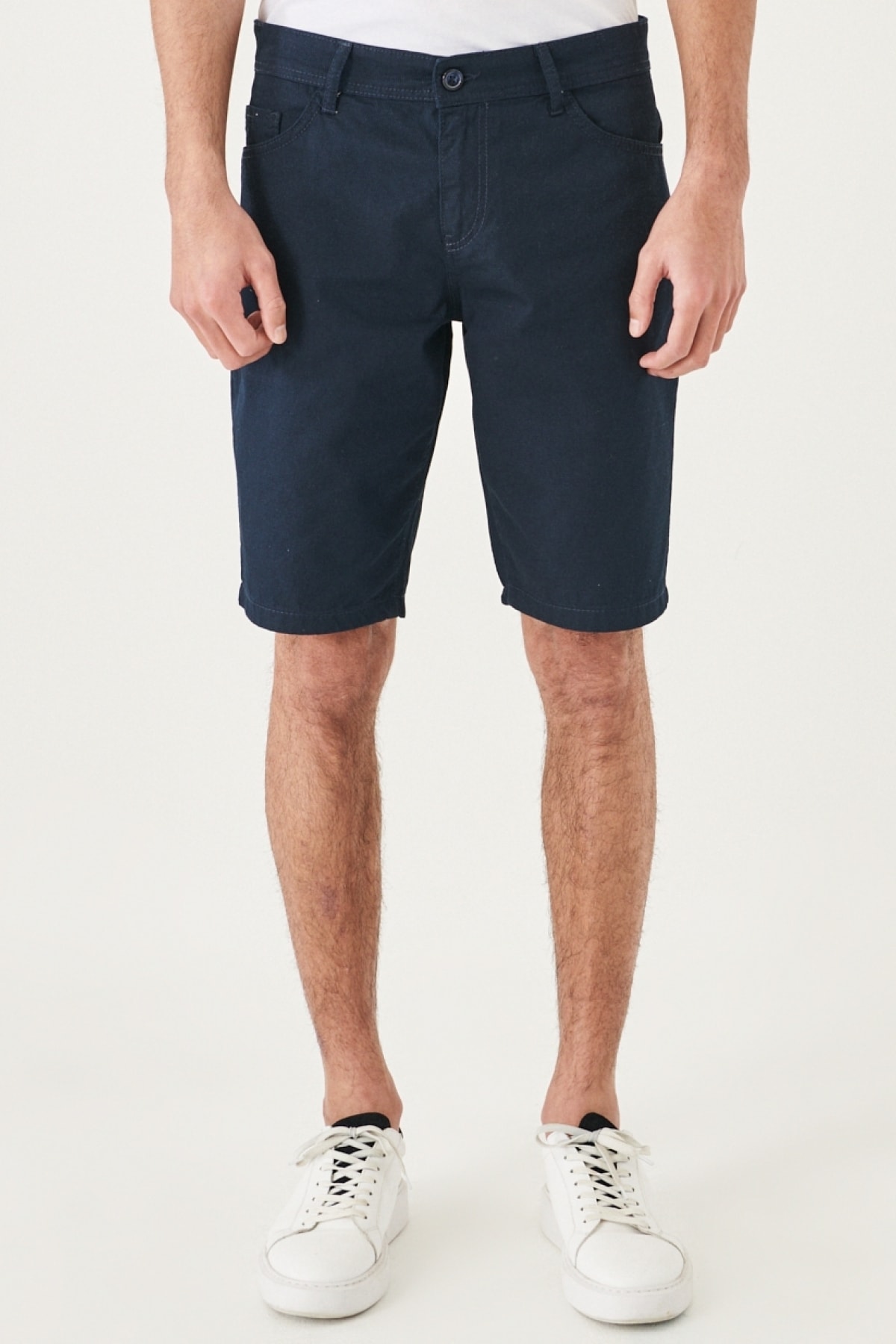 Levně AC&Co / Altınyıldız Classics Men's Navy Blue Slim Fit Slim Fit Dobby Fitted 100% Cotton Casual Chino Shorts.