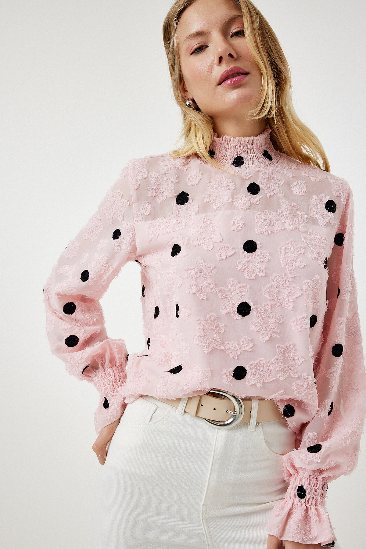 Levně Happiness İstanbul Women's Candy Pink Marked Polka Dot Woven Blouse