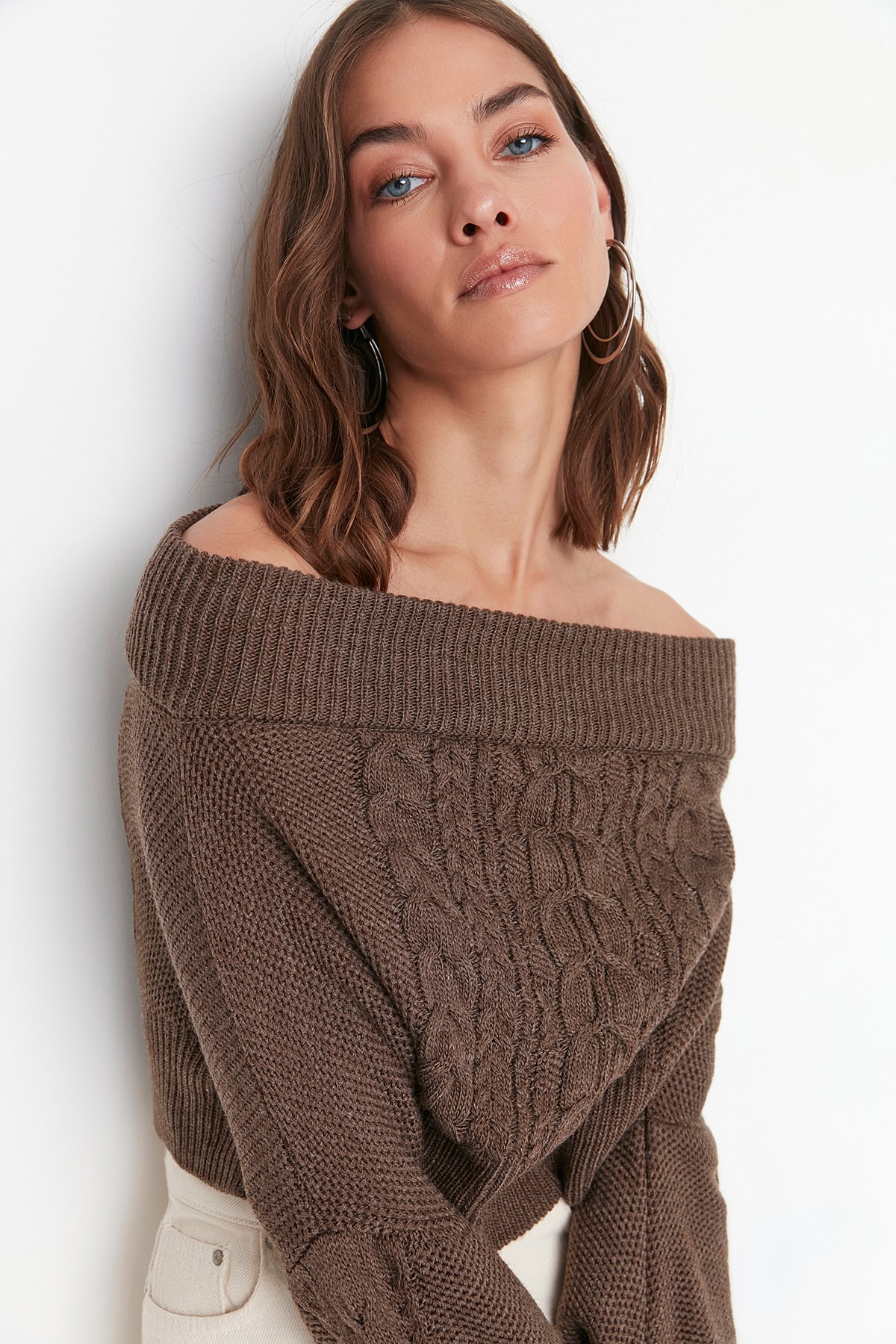 Levně Trendyol hnědý pletený podrobný pletený svetr