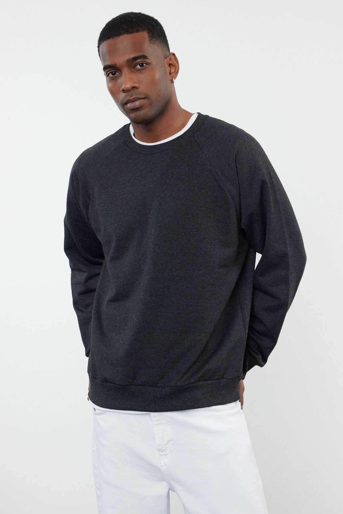 Trendyol Anthracite Basic Oversize/Wide Cut Fit Crew Neck Raglan Sleeve Sweatshirt