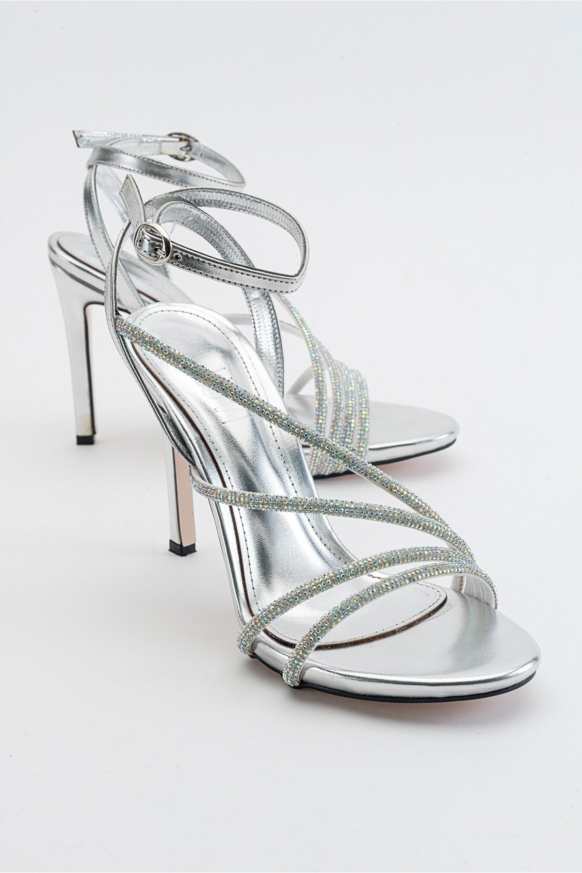 Levně LuviShoes Leedy Silver Women's Heeled Shoes