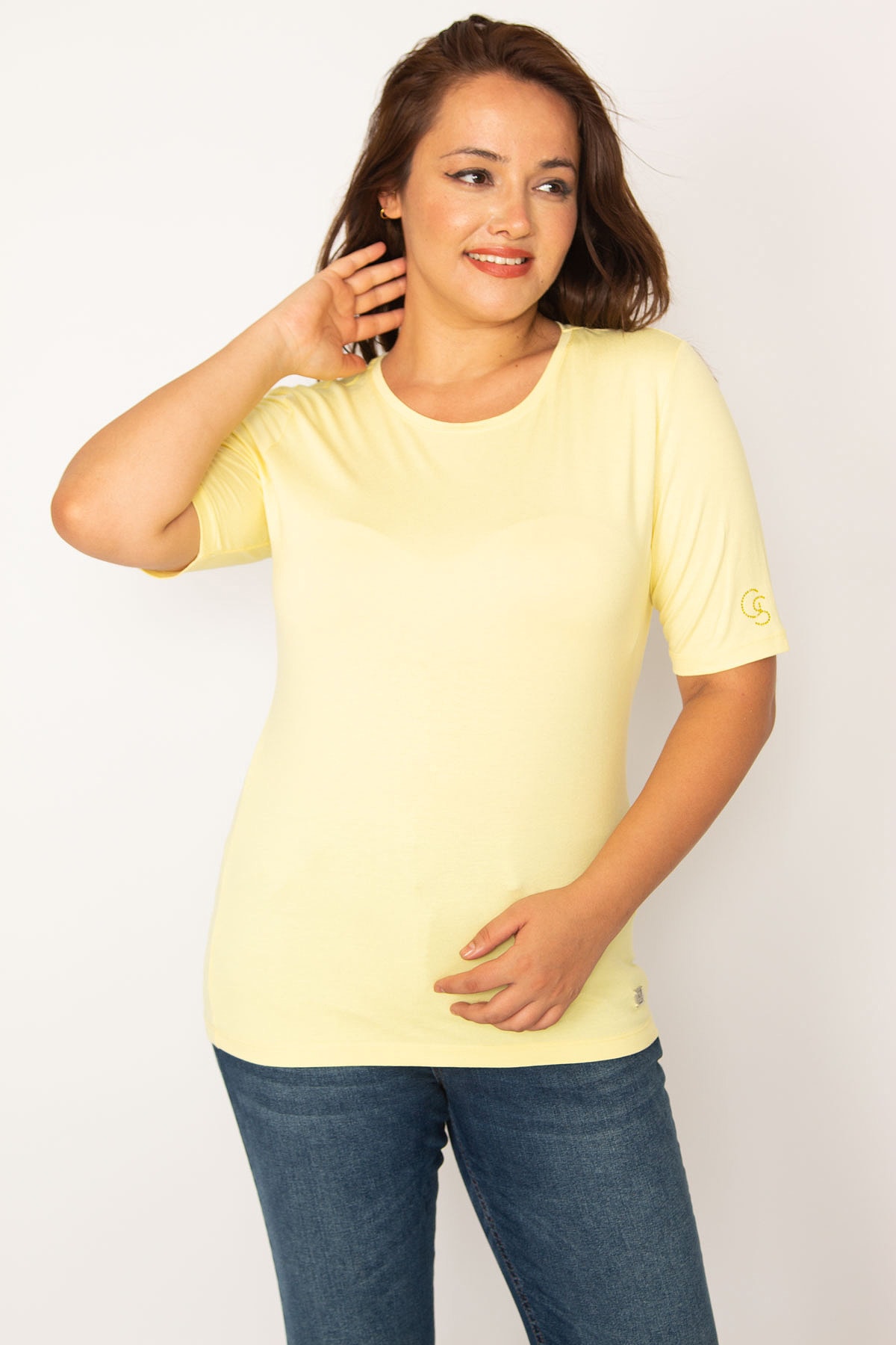 Levně Şans Women's Plus Size Yellow Crew Neck Short Sleeve Blouse