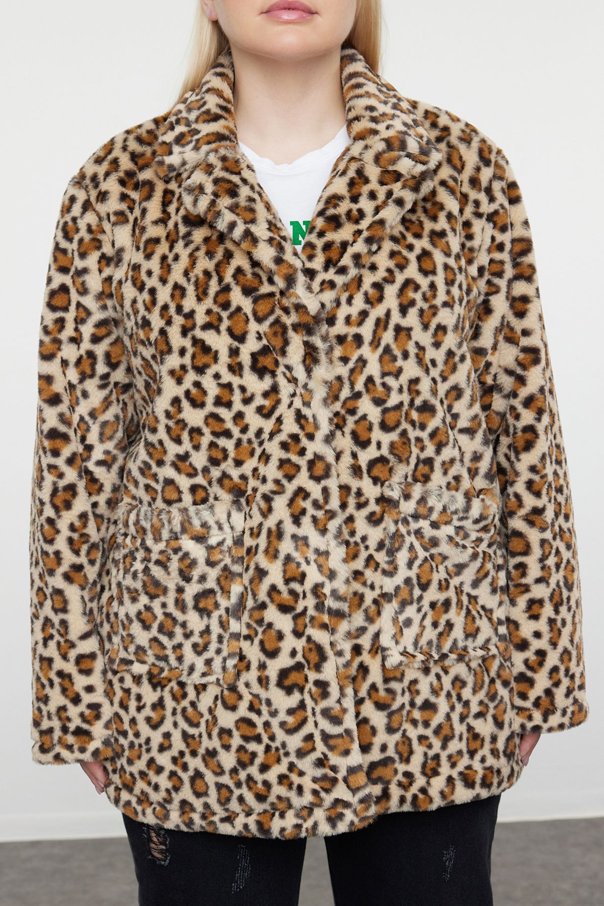 Trendyol Curve Brown Regular Fit Leopard Patterned Soft Touch Fur Coat