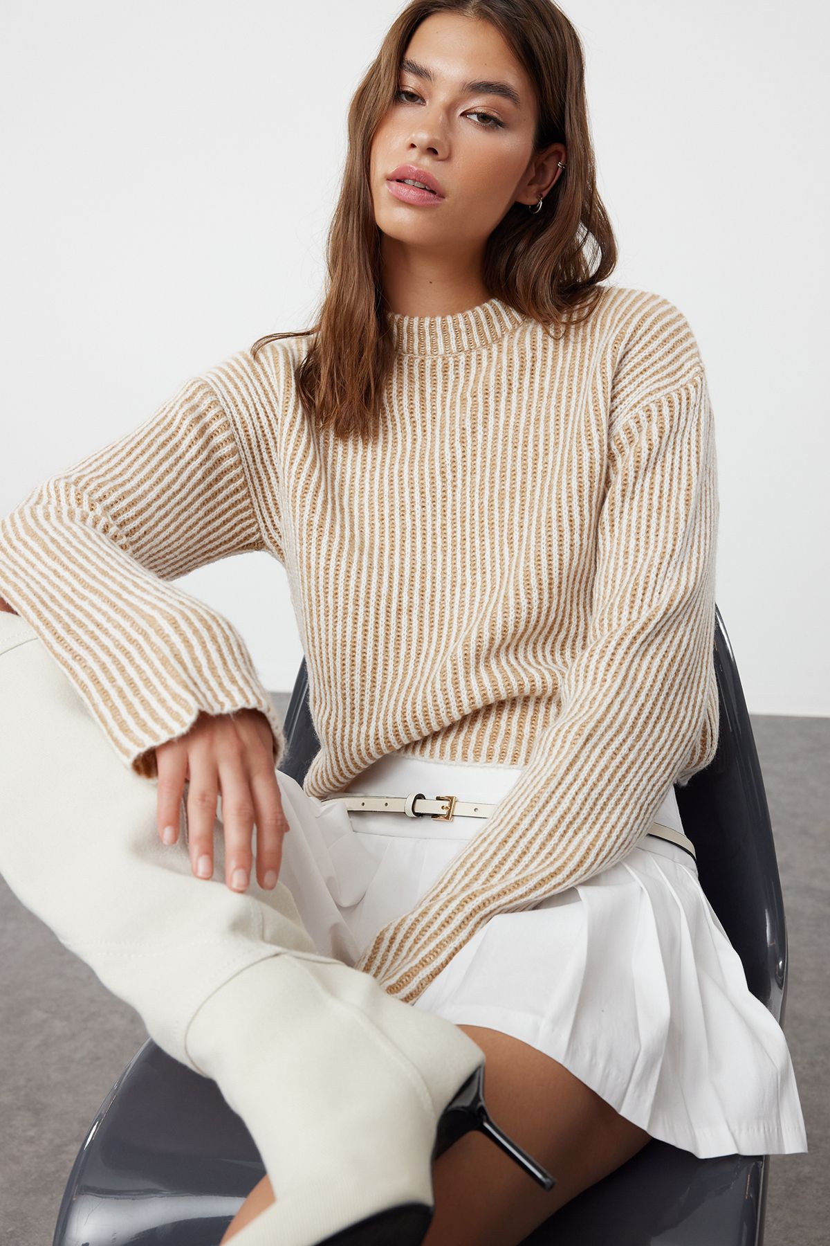 Trendyol Camel Crew Neck Crop Knitwear Sweater